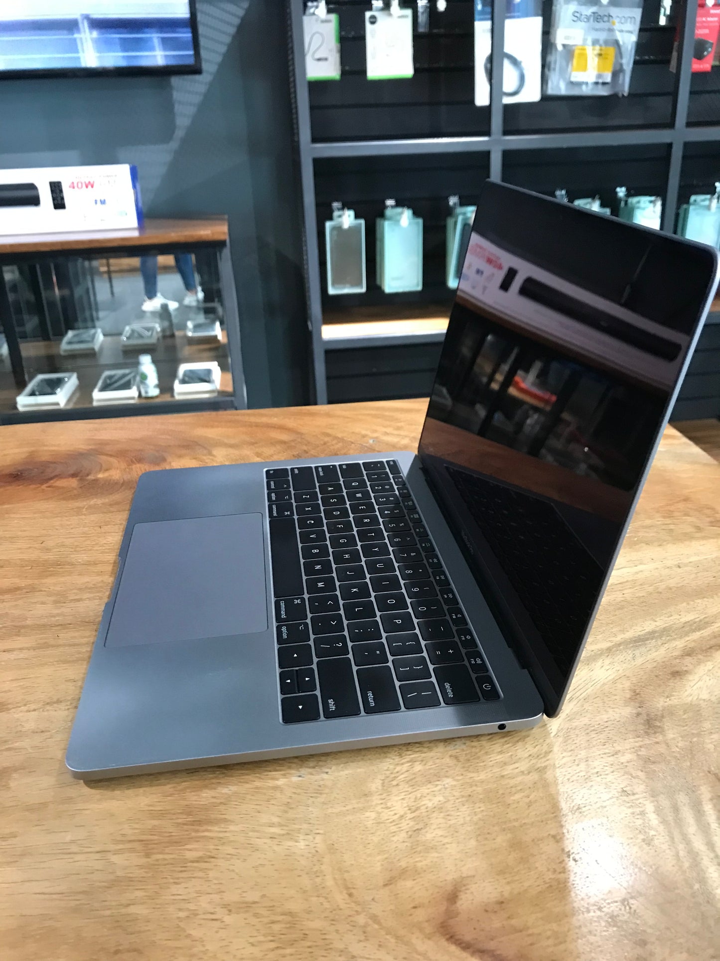 MacBook Pro 13" 128gb 2017 A1708 (Producto Único)