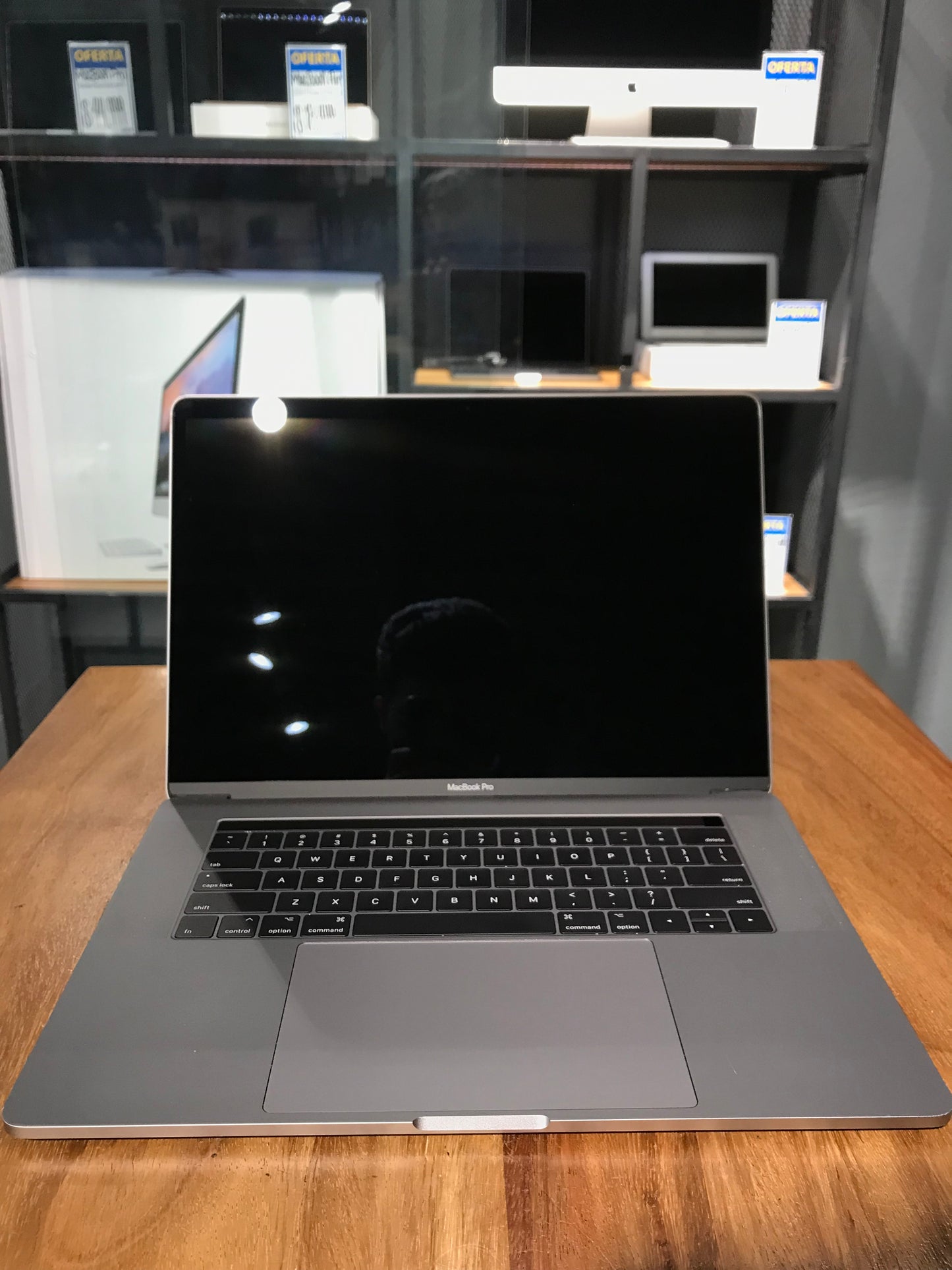 MacBook Pro 15" 256gb TouchBar 2016 (Producto Único)