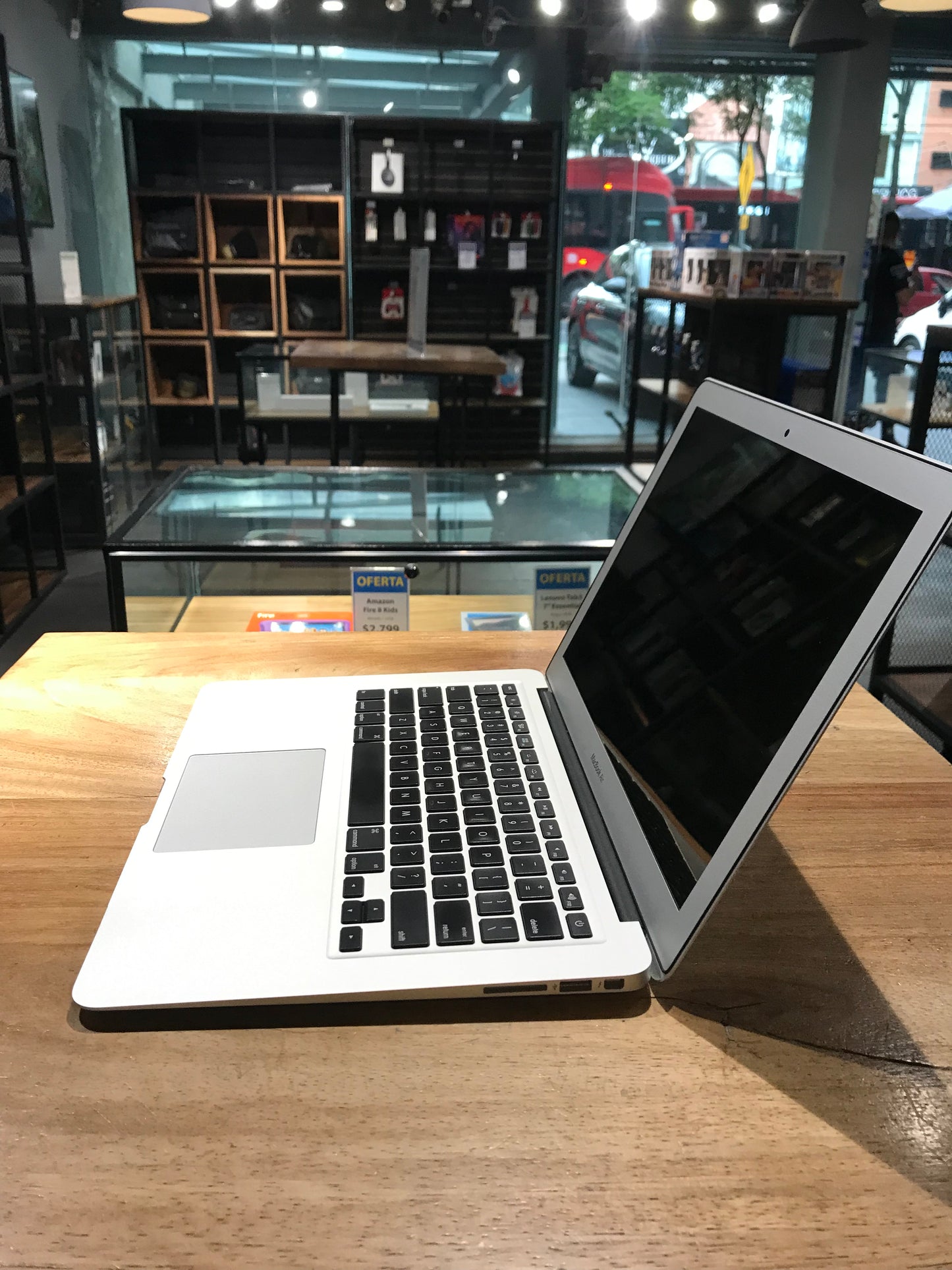 MacBook Air 13" 128gb 2015 (Producto Único)