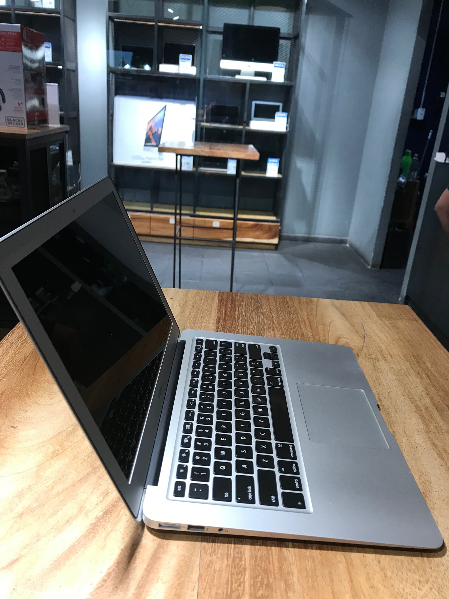 MacBook Air 13" 128gb 2015 (Producto Único)