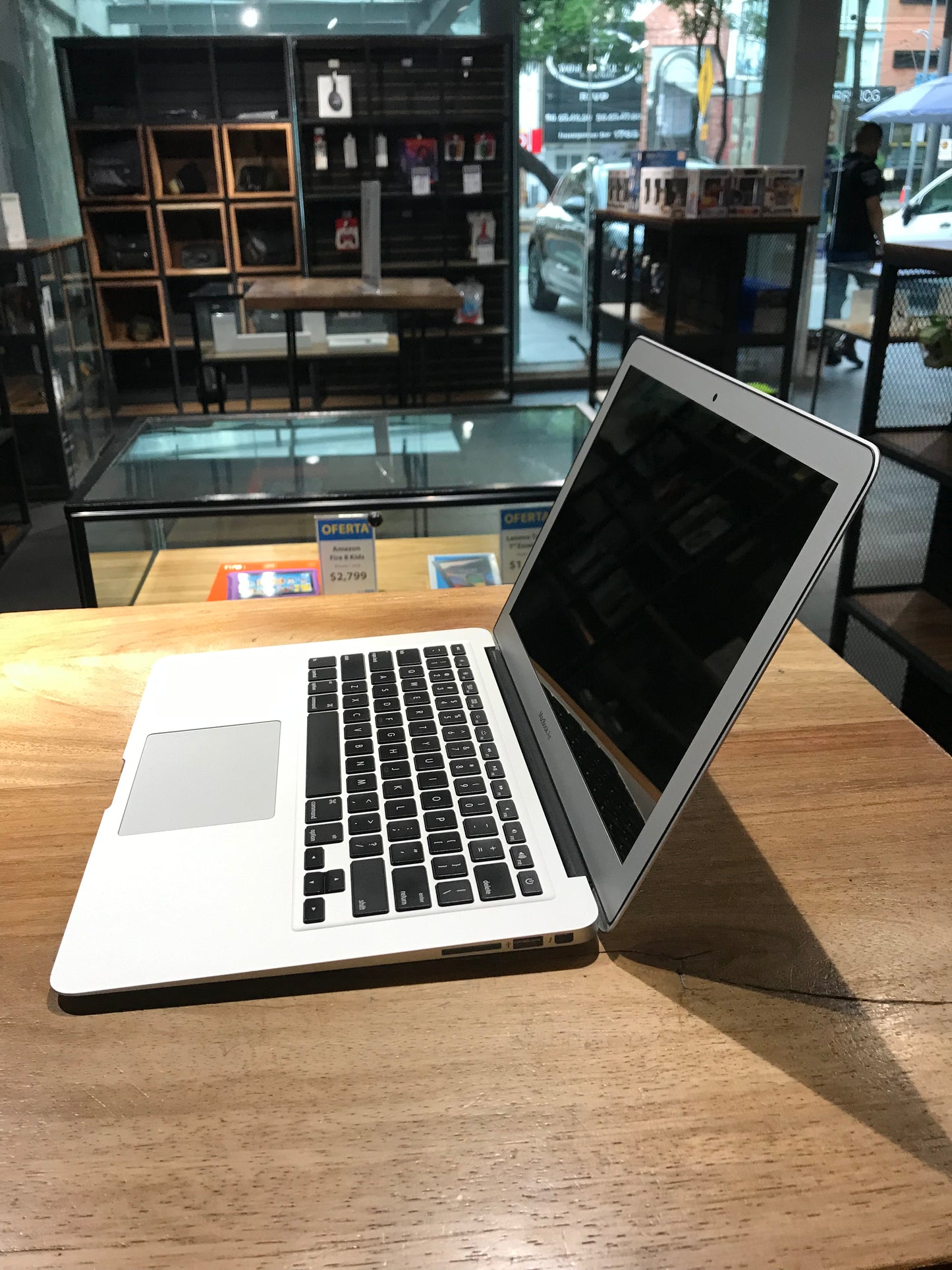MacBook Air 13" 256gb 2015 a1466 (Producto Único)
