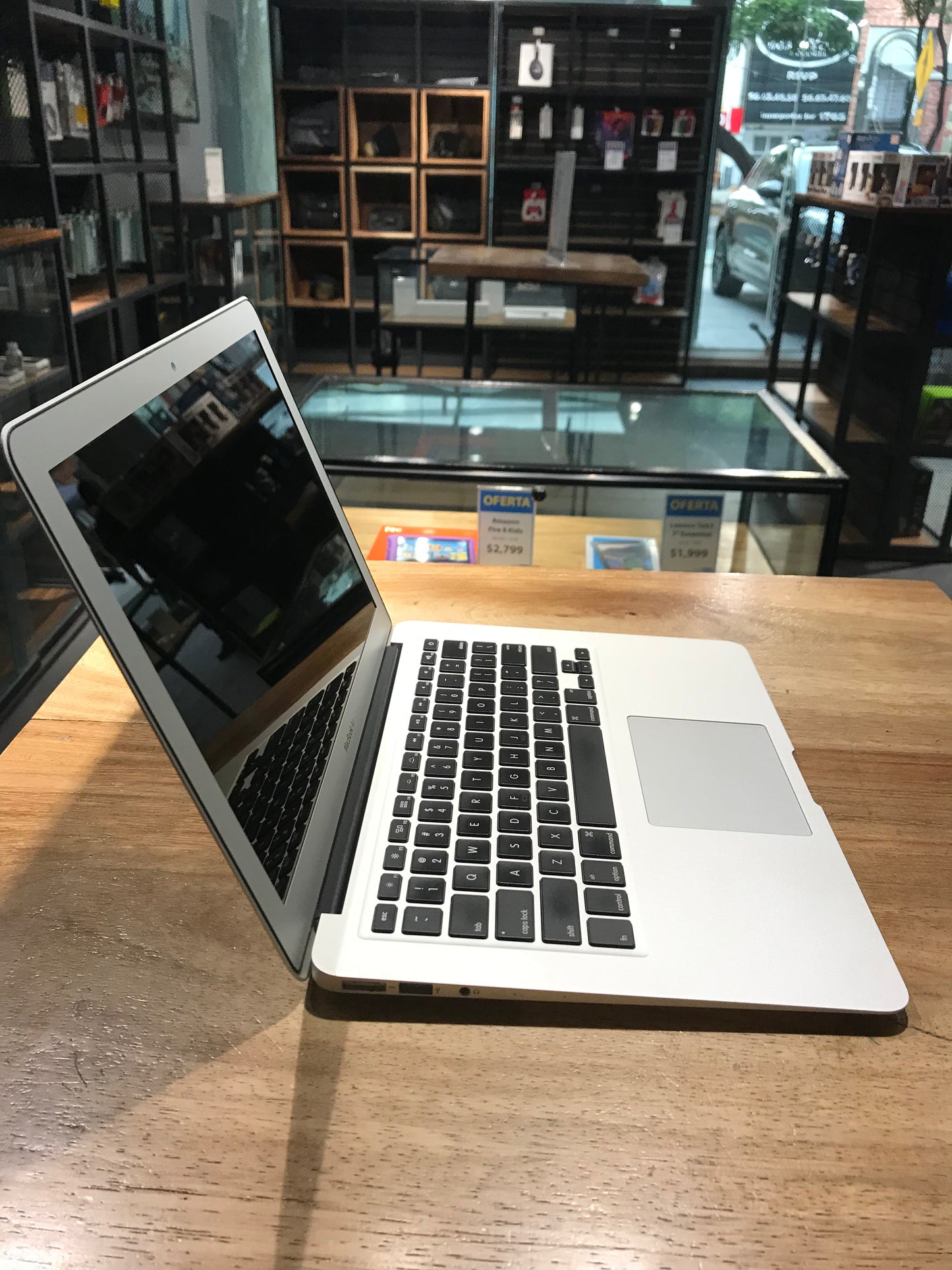 MacBook Air 13" 256gb 2015 a1466 (Producto Único)