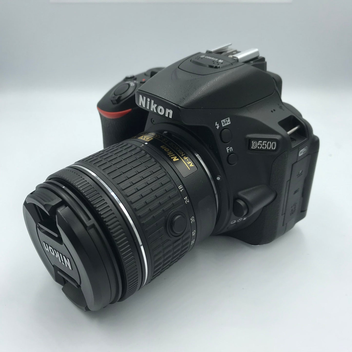 Camara Nikon D5500 (18-55mm) (Producto Único)