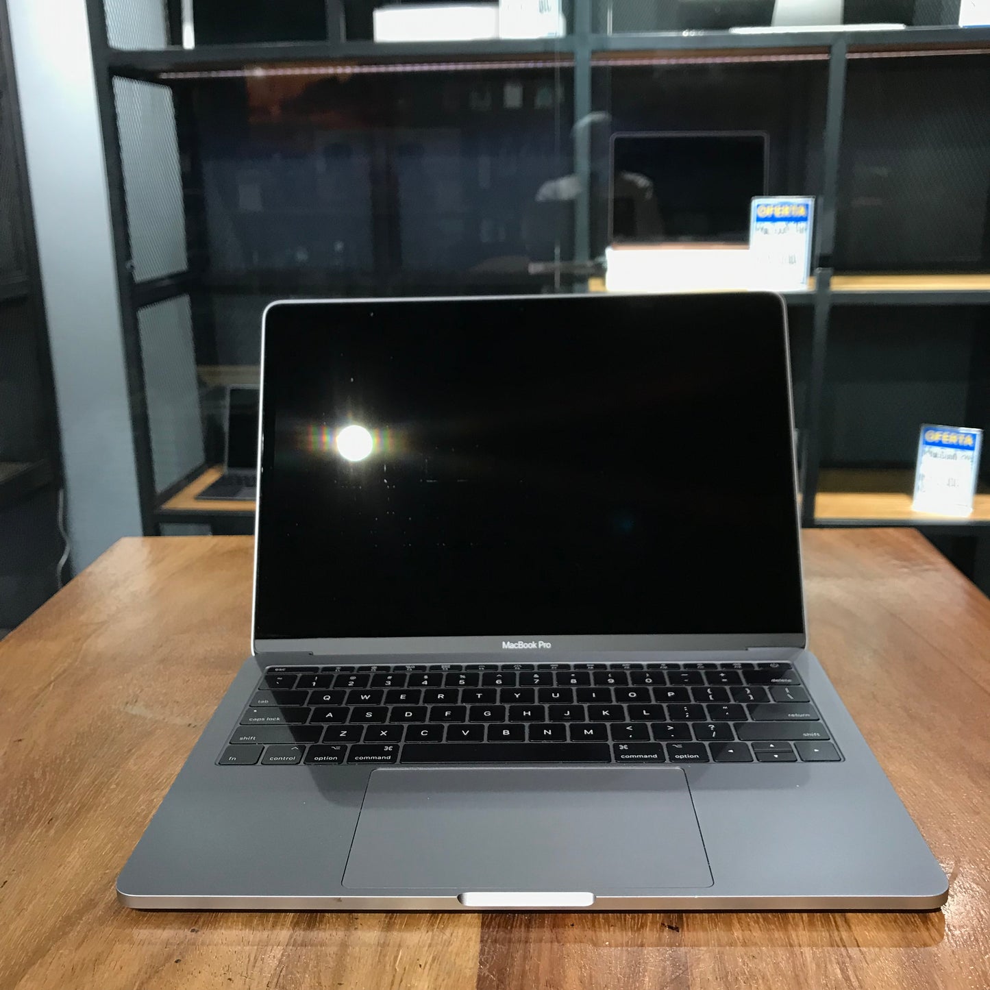 Macbook Pro 13" 2017 8 RAM/128SSD (Producto Único)