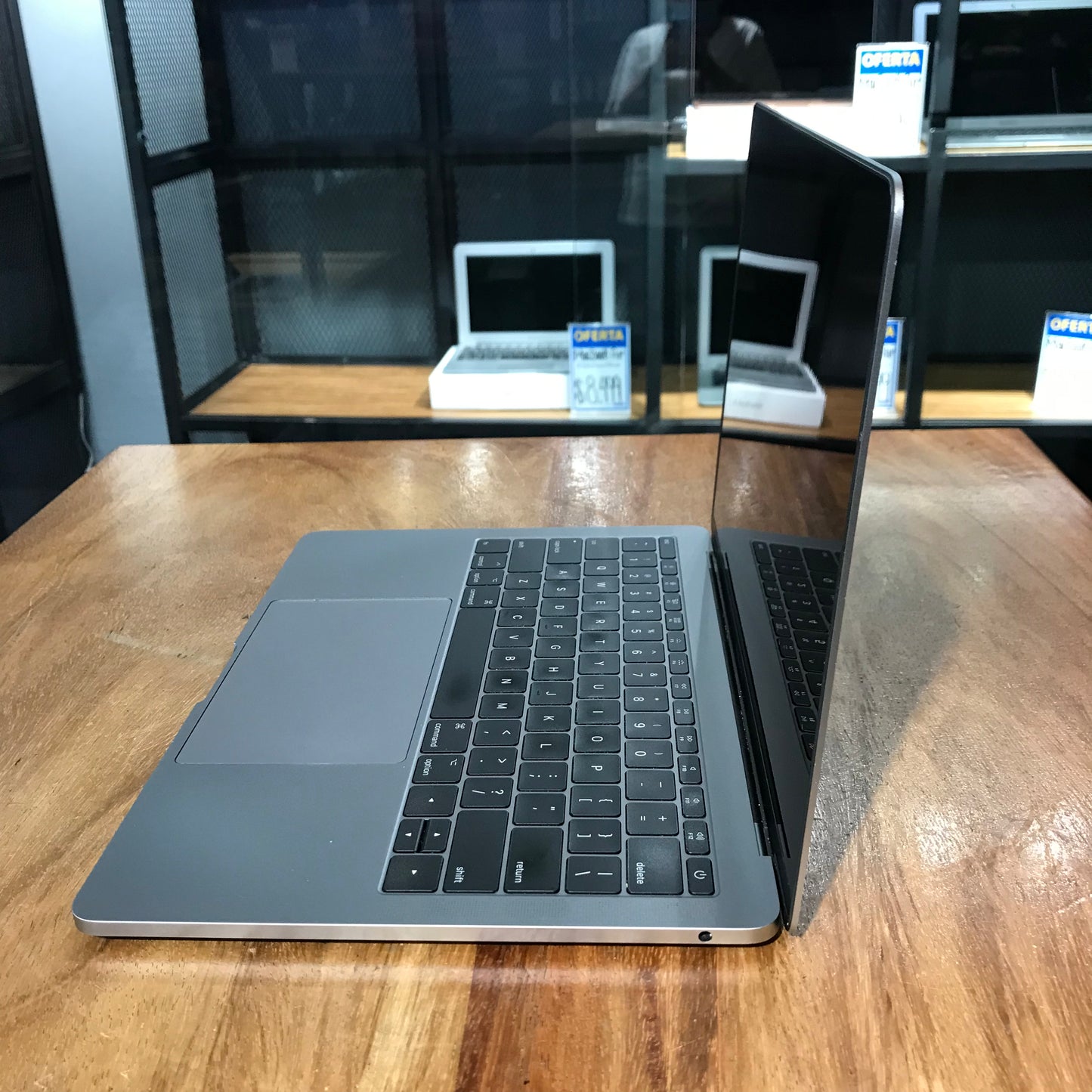 Macbook Pro 13" 2017 8 RAM/128SSD (Producto Único)