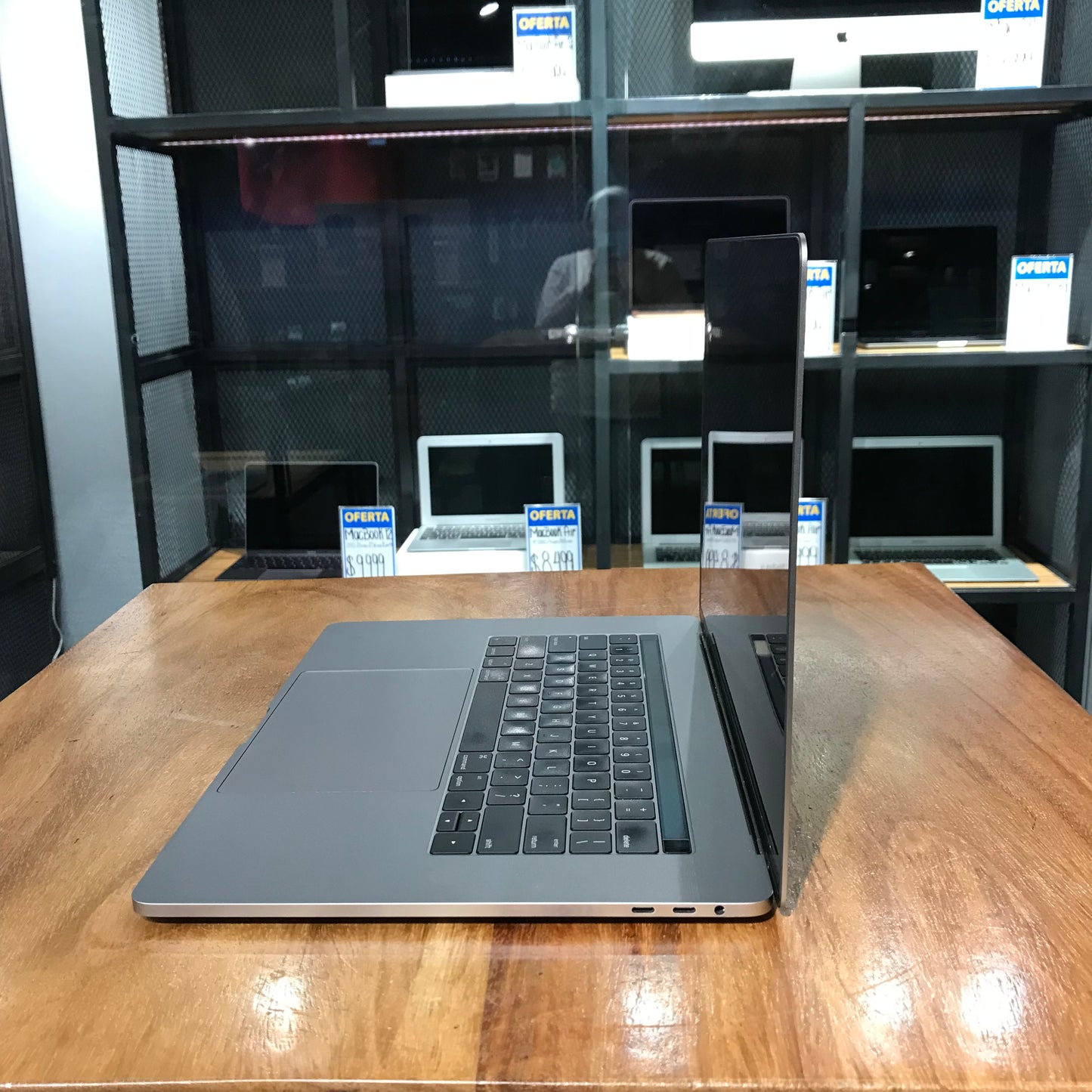 Macbook Pro "15" 2016-2017 16 ram y 256ssd (Producto Único)