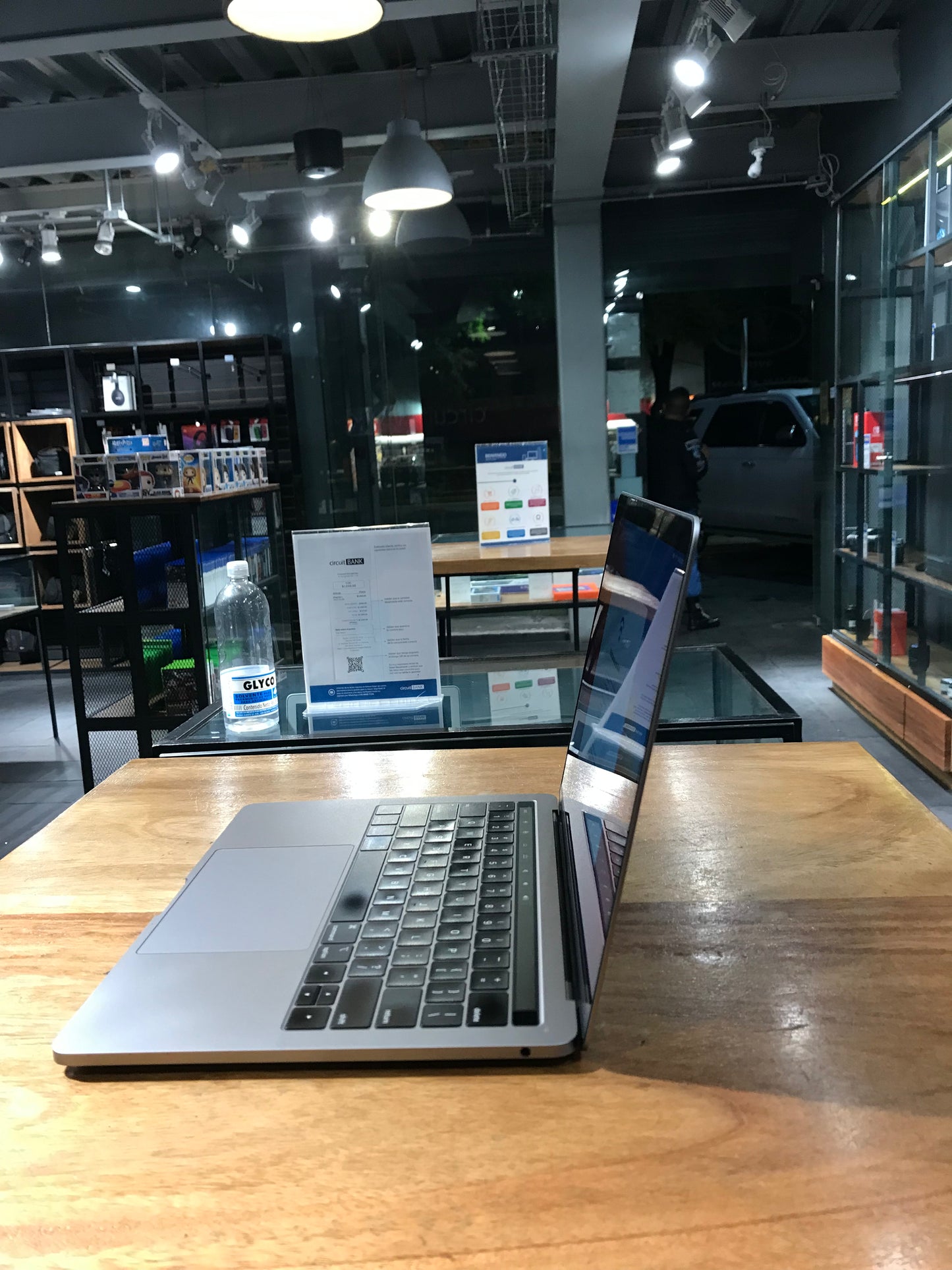MacBook Pro 13" TouchBar 2019 (Producto Único)