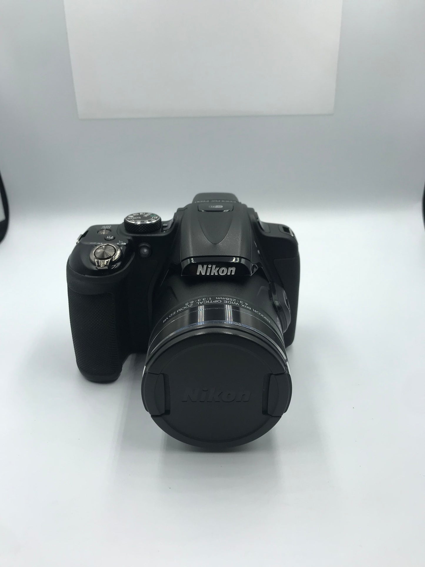 Nikon CoolPix P600 (Producto Único)