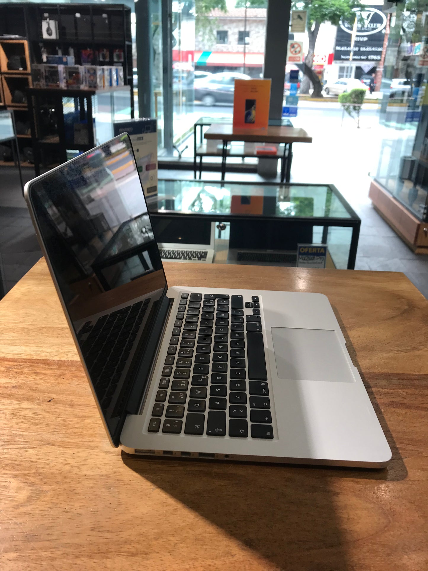MacBook Pro 13" 2014 256gb (Producto Único)