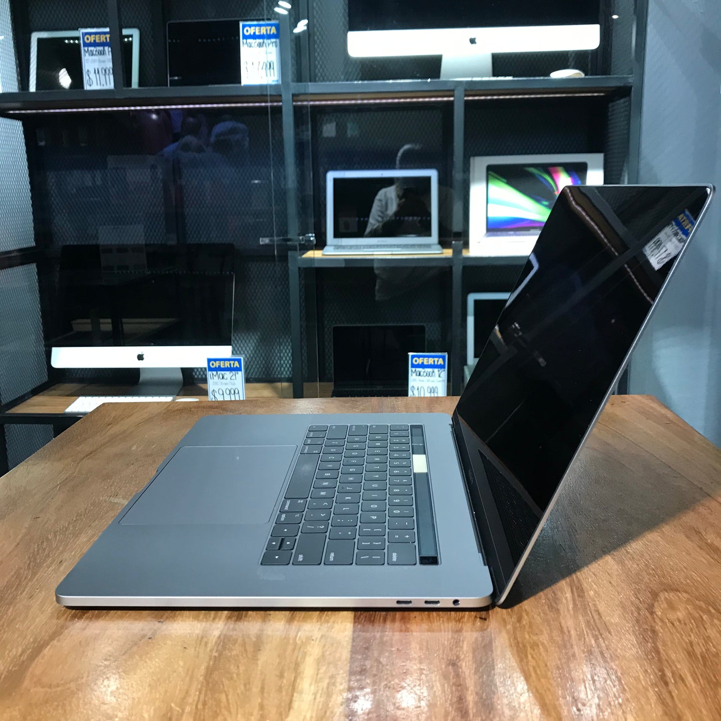 Macbook Pro "15" 2017 (Producto Único)