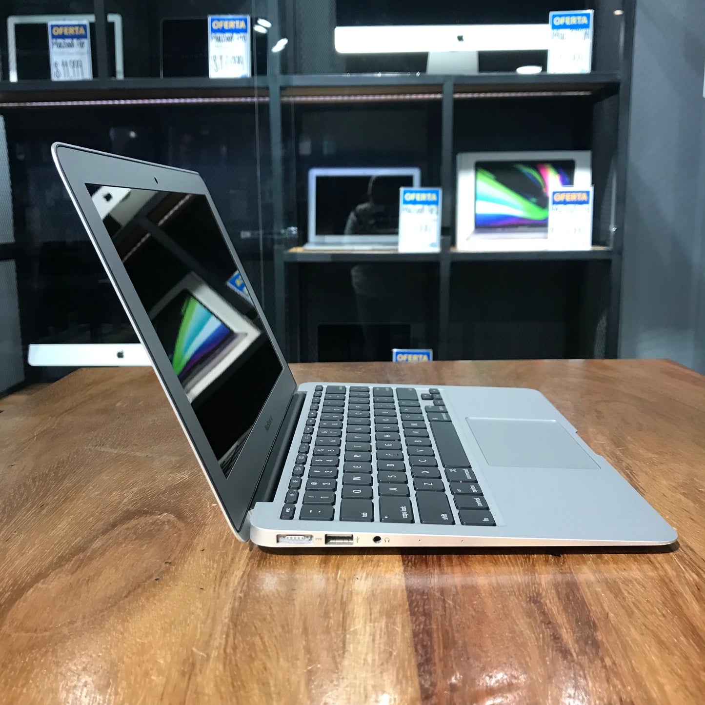 MacBook Air "11" 2015 (Reacondicionado grado A)