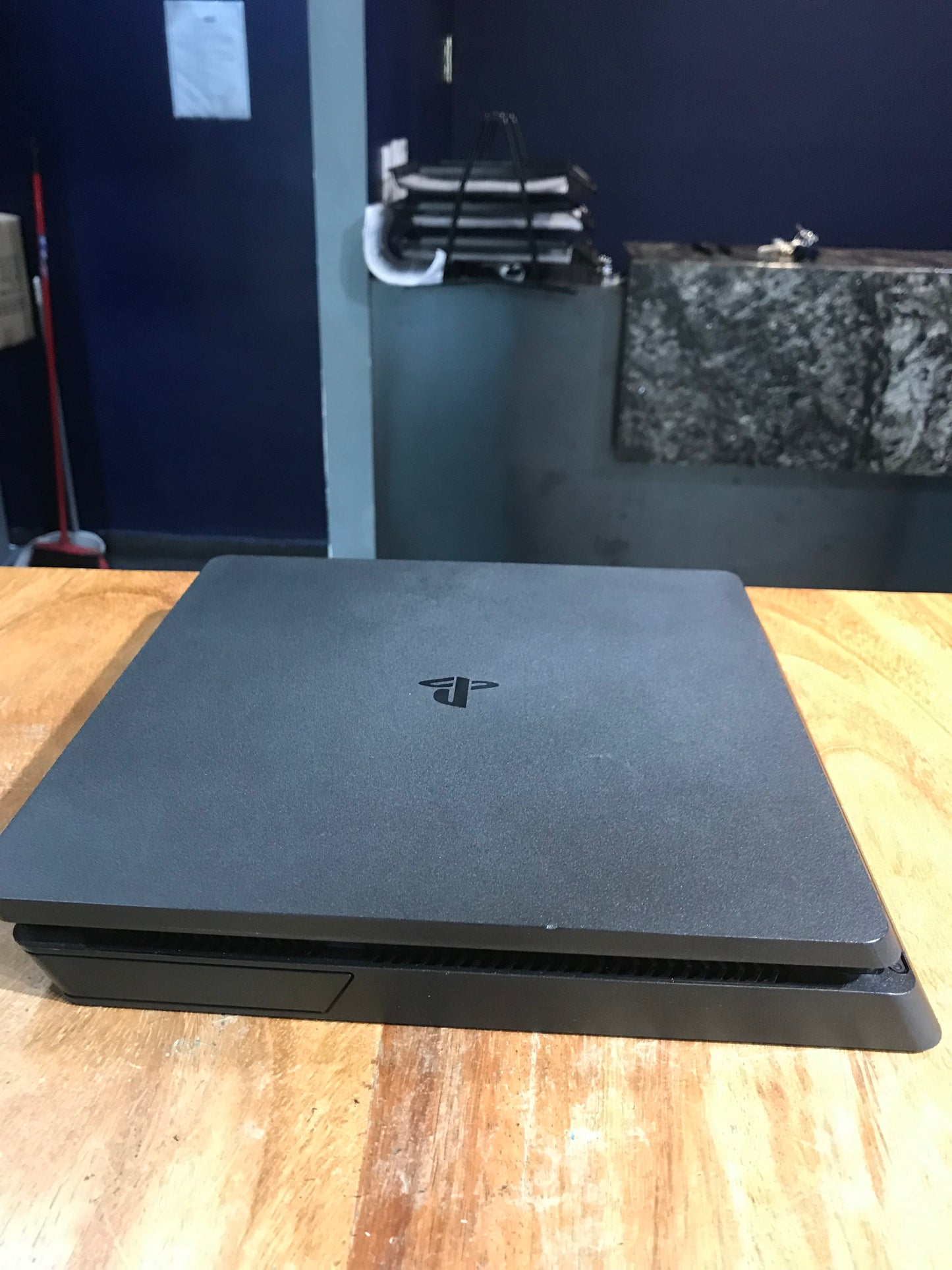 Playstation 4 Slim 1TB (Producto Único)
