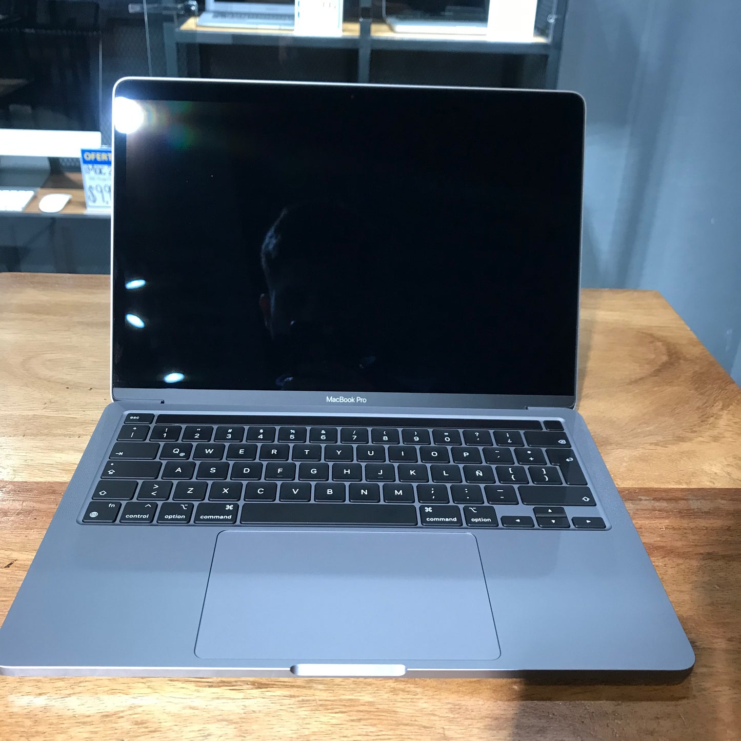 Macbook Pro 13" 2020 M1 (Producto Único)