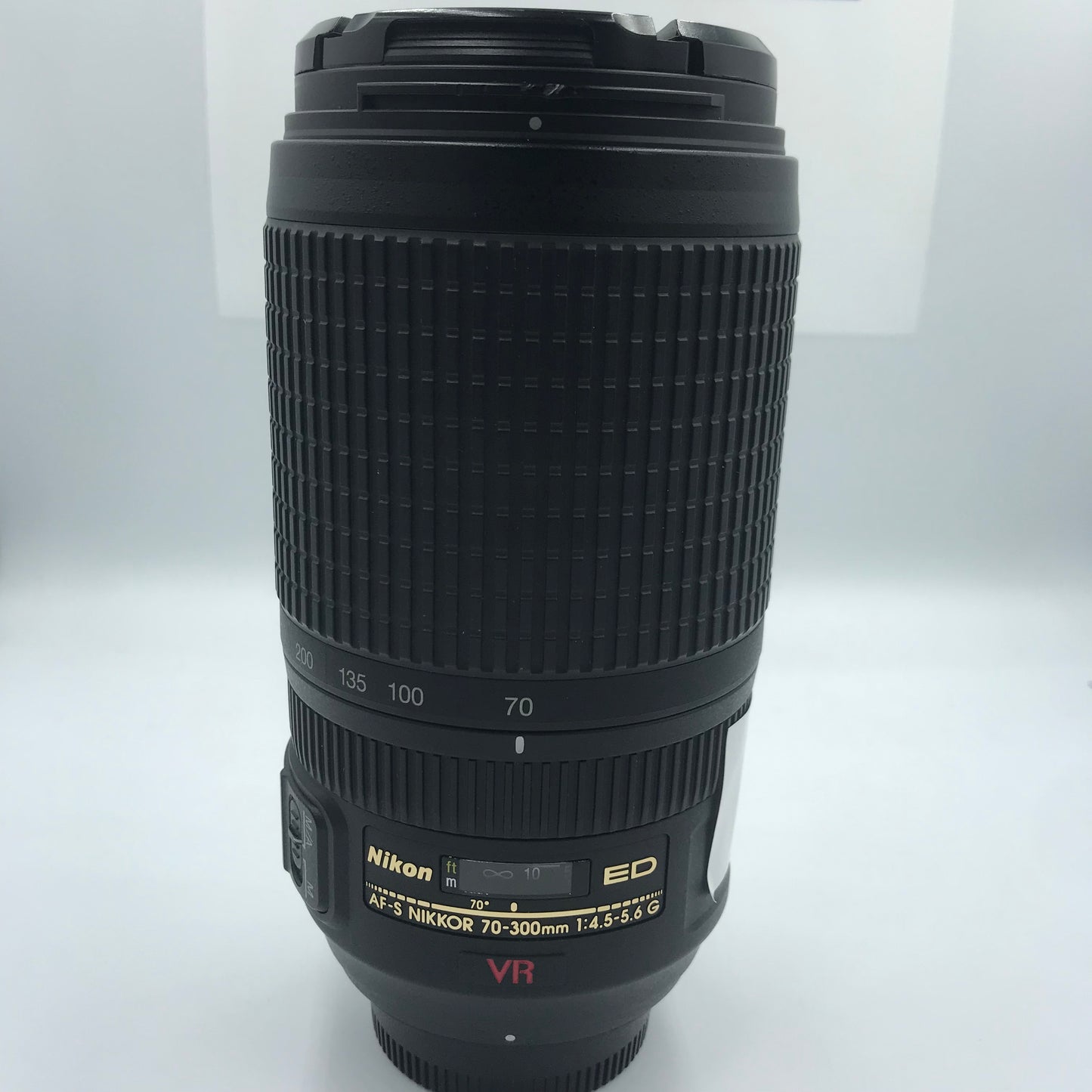 Lente Nikkor AF-S VR Zoom 70-300mm f/4.5-5.6G IF-ED (Producto Único)