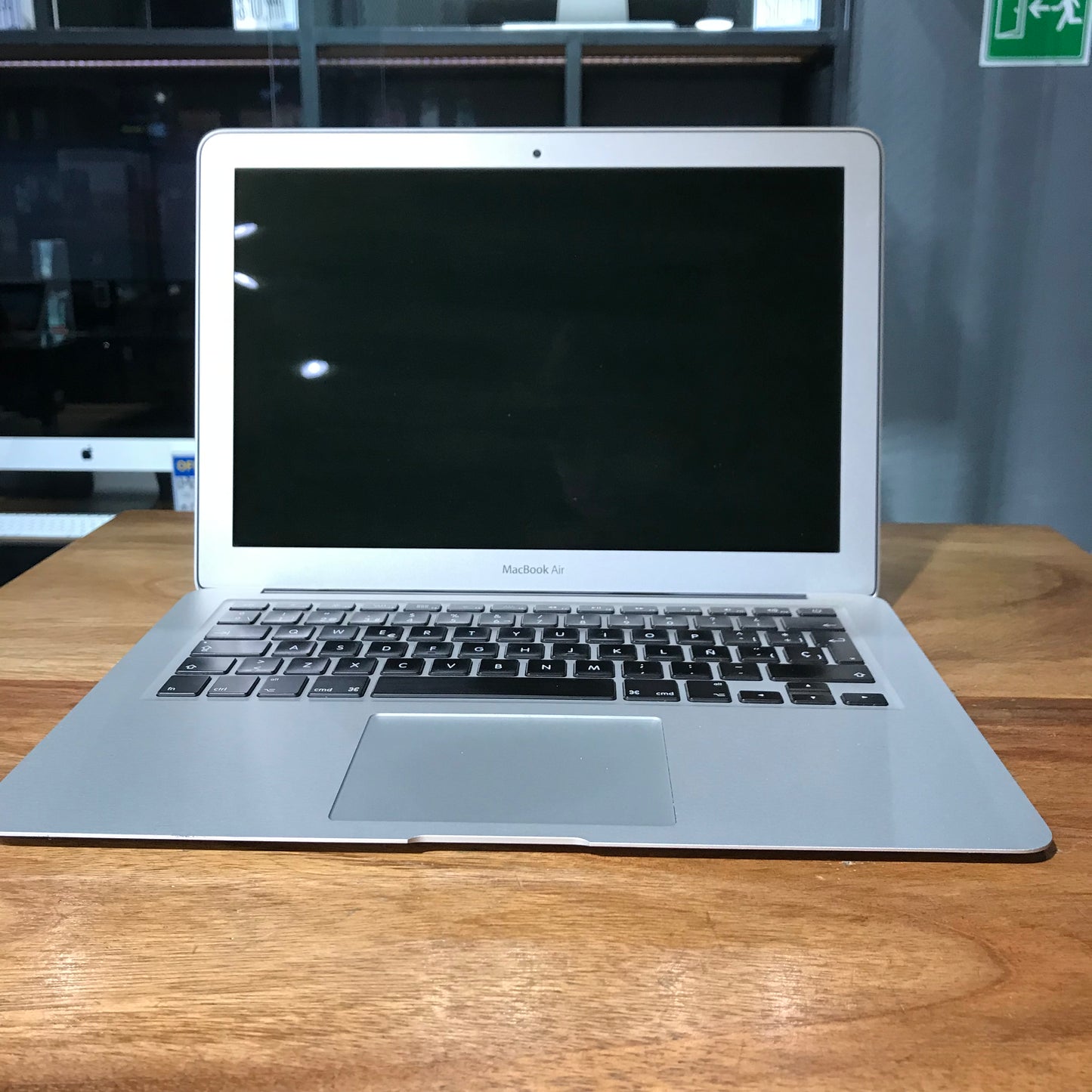 MacBook Air 13" 128gb 2017 (Producto Único)