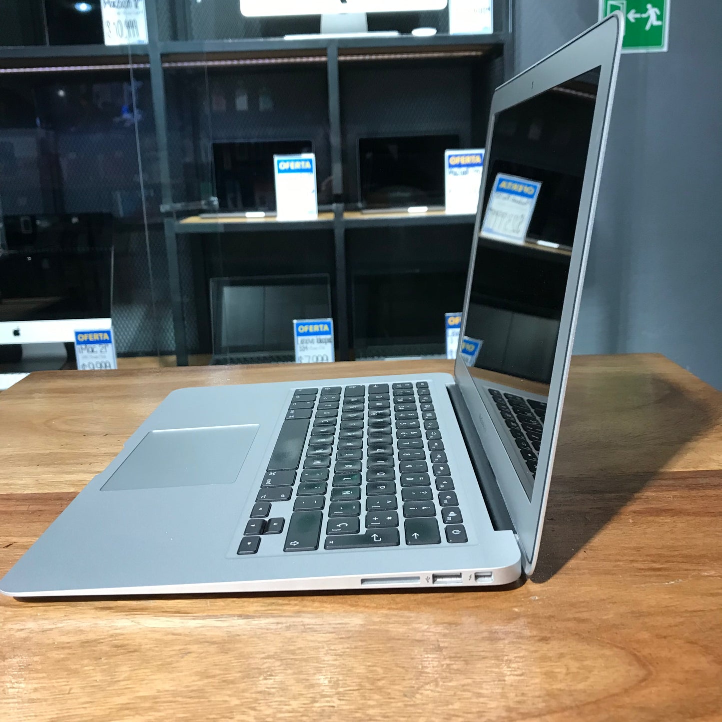 MacBook Air 13" 128gb 2017 (Producto Único)