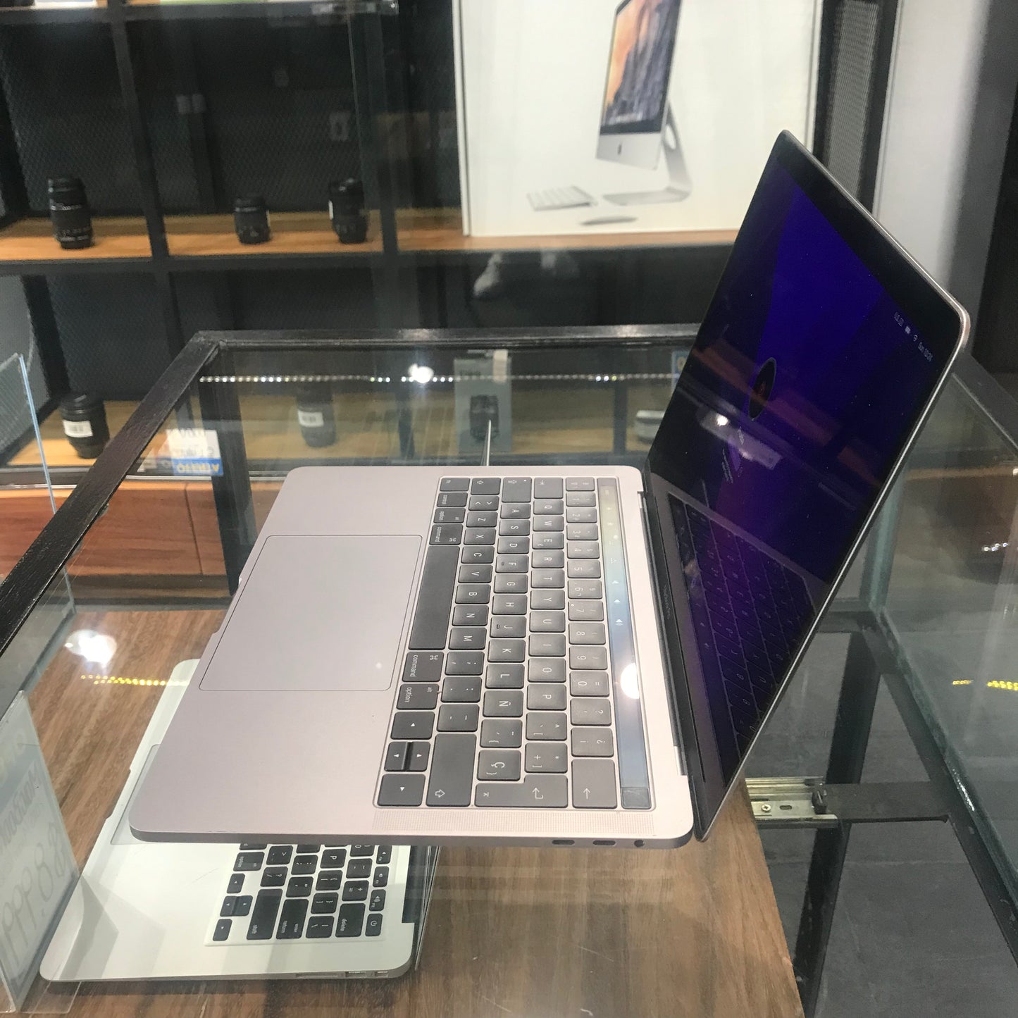 MacBook Pro 13" 2016 1TB TouchBar (Producto Único)