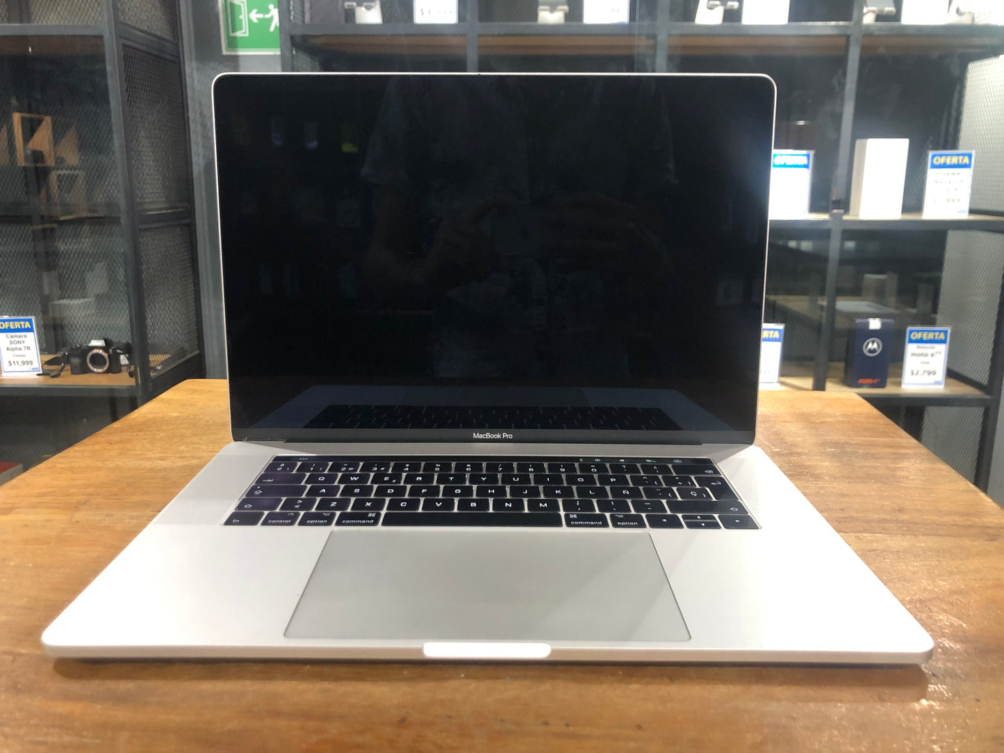 Macbook Pro 15" 2017 con Touchbar (Producto Unico)