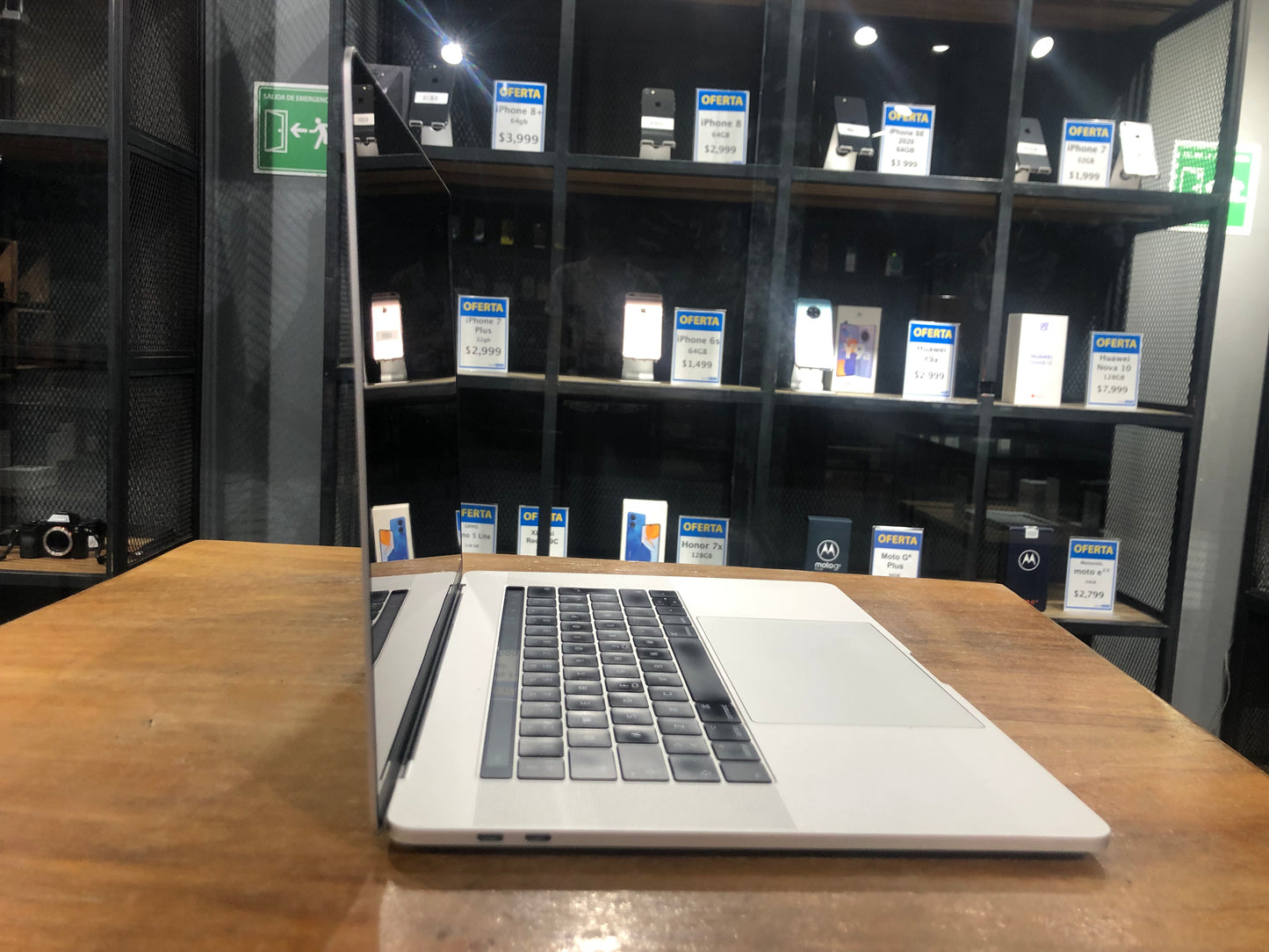 Macbook Pro 15" 2017 con Touchbar (Producto Unico)