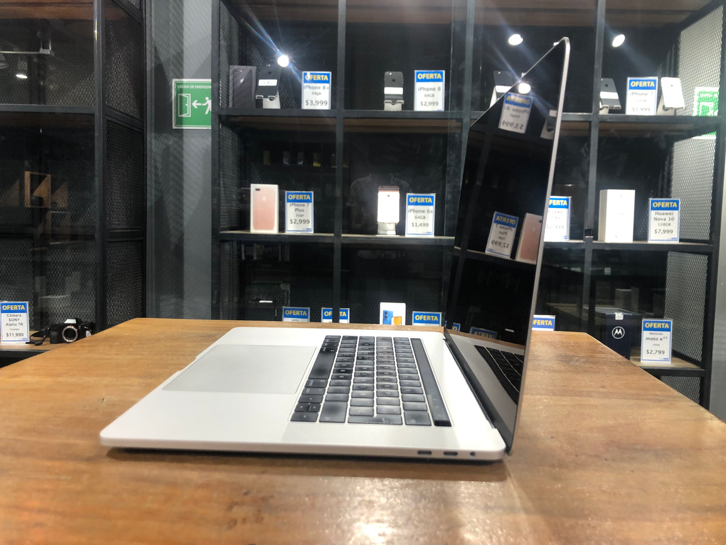 Macbook Pro 15" 2017 con Touchbar (Producto Unico)
