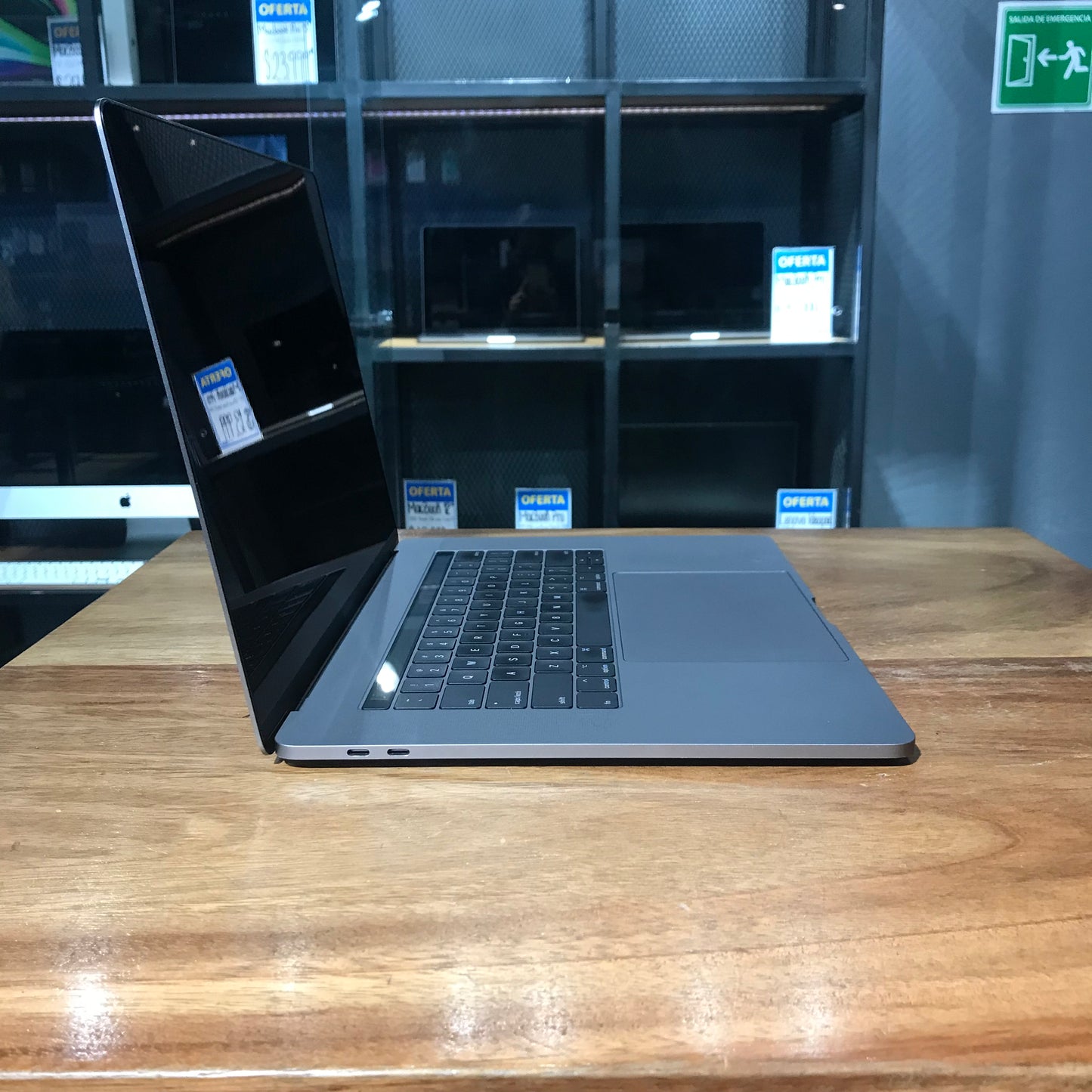 Macbook Pro 15" 2017 256gb (Producto Único)