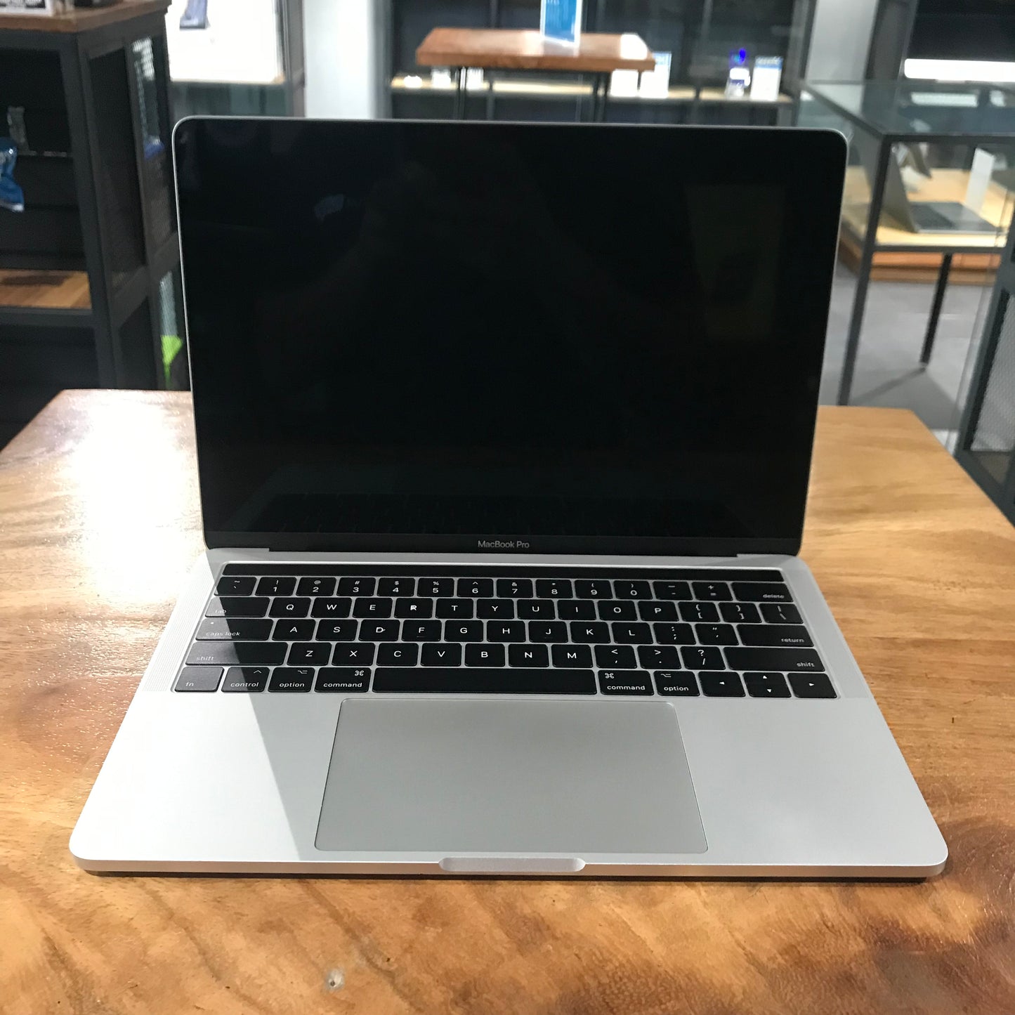 MacBook Pro 13" 2017 256gb (Producto Único)