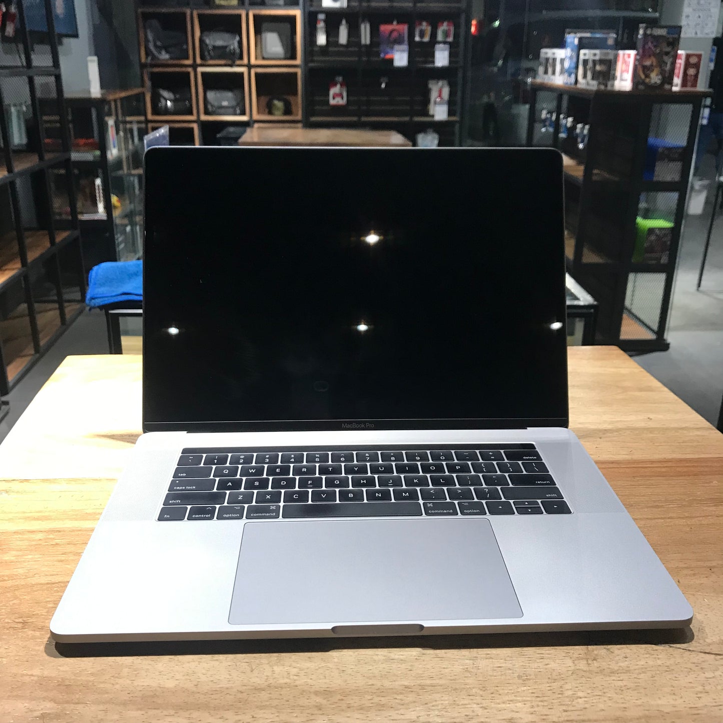 Macbook Pro 15" 2017 256gb (Producto Único)