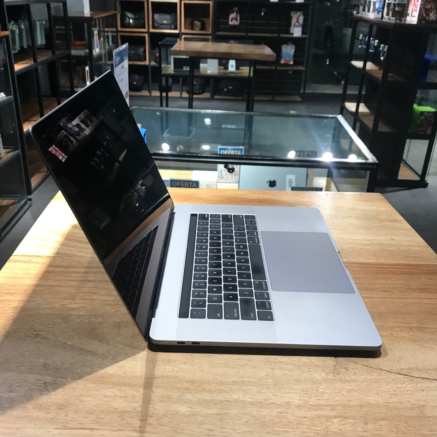 Macbook Pro 15" 2017 256gb (Producto Único)