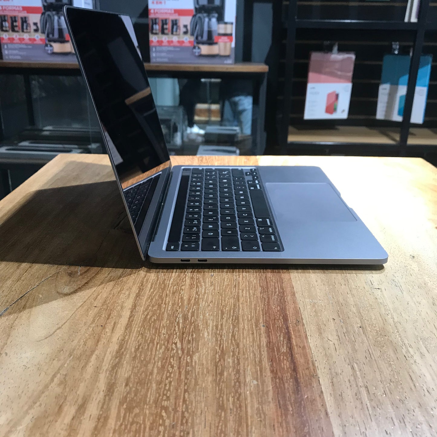 Macbook Pro "13" 2020 Touchbar (Producto Unico)