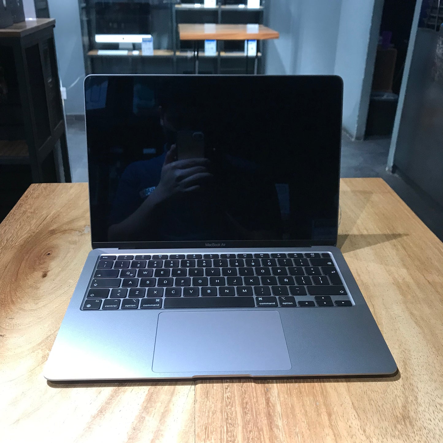MacBook Air 13" M1 256gb 2020 (Producto Único)