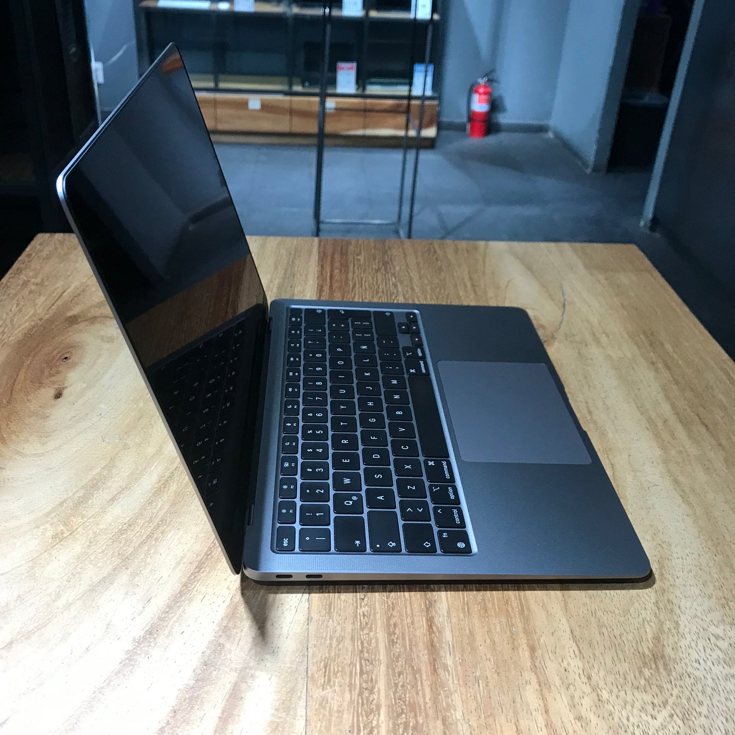MacBook Air 13" M1 256gb 2020 (Producto Único)