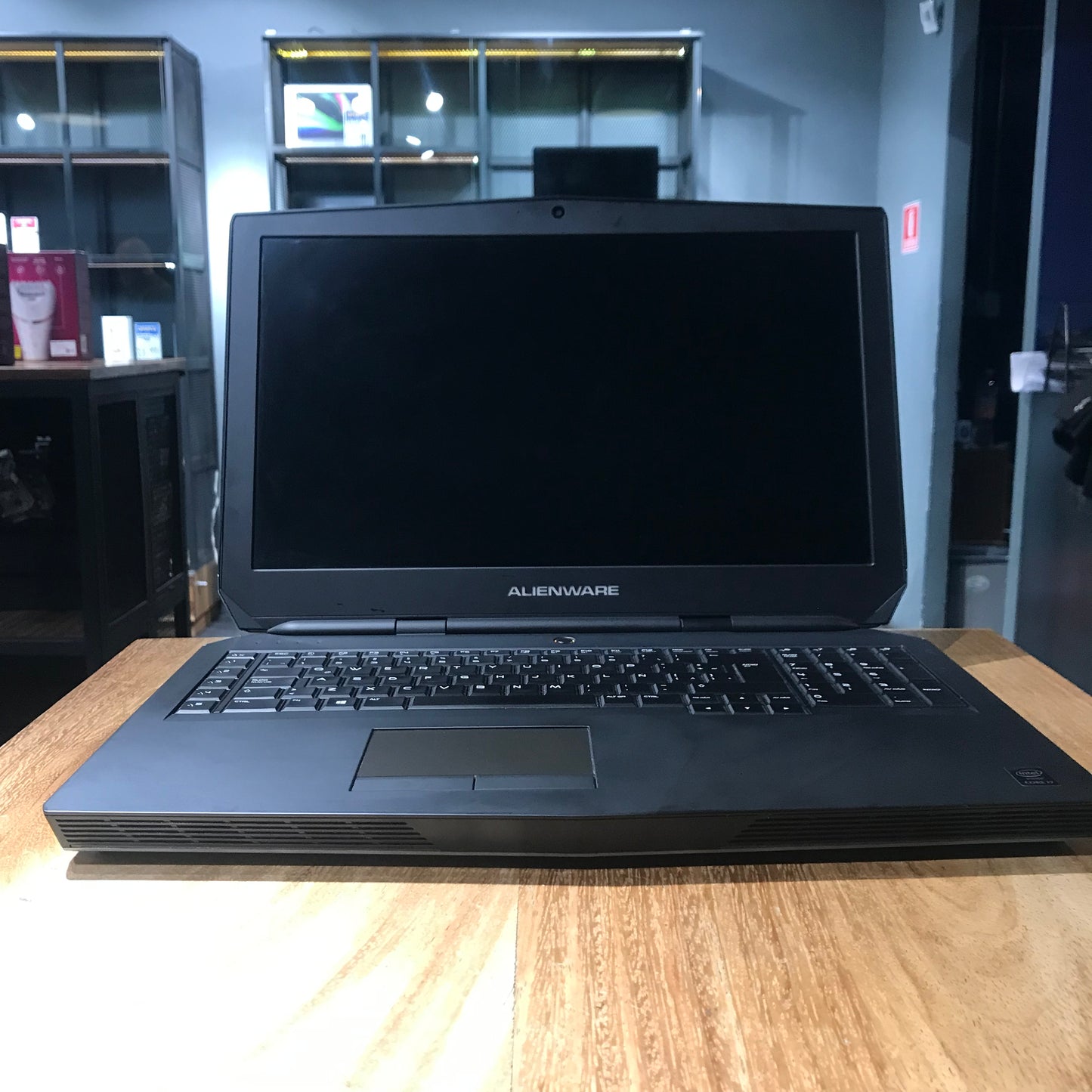 Laptop Alienware 17 (P43F) (Producto Único)