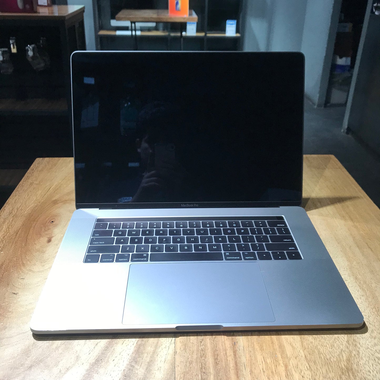 Macbook Pro "15" 2017 TouchBar (Producto Único)