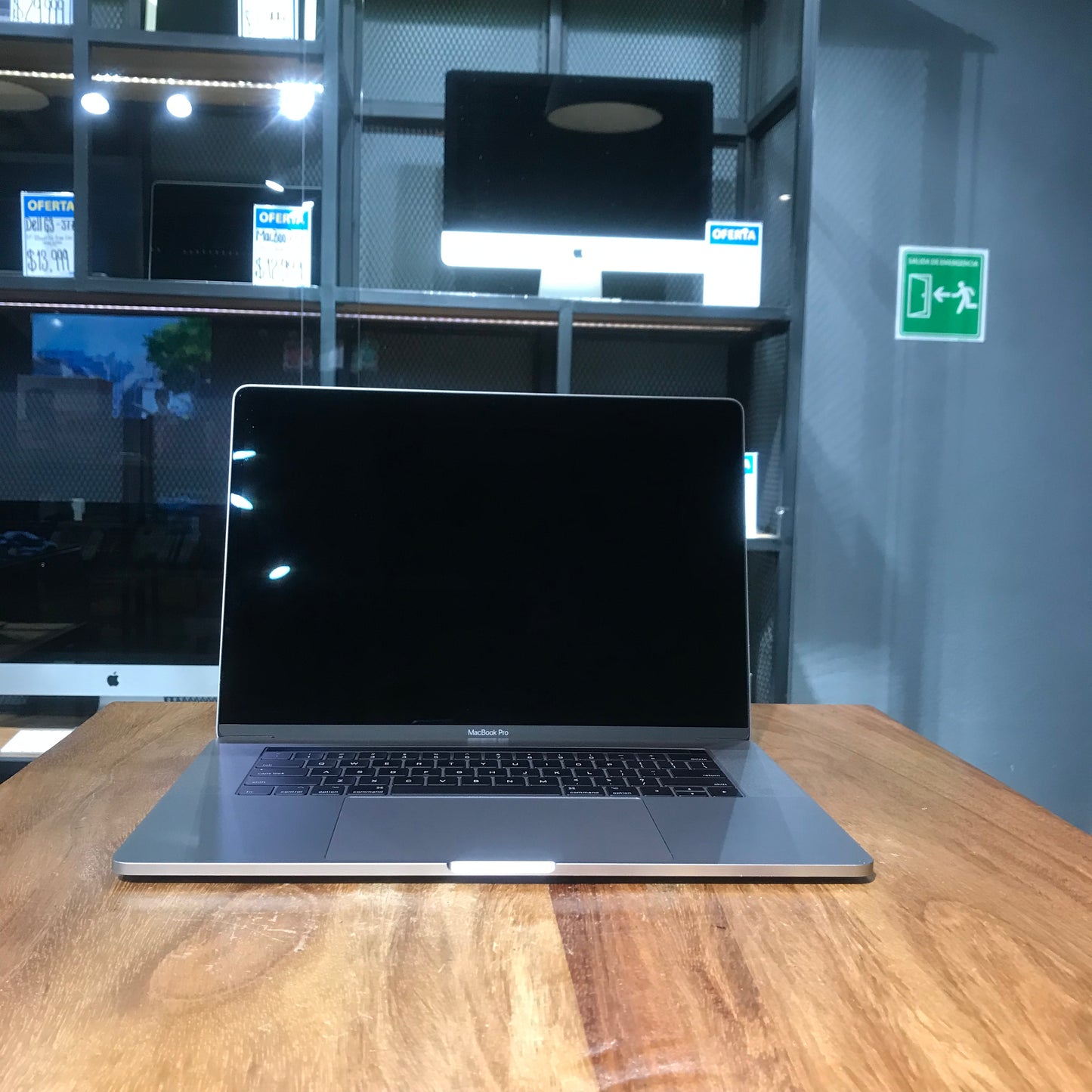 MacBook Pro 15" 2017 256GB (Producto Único)