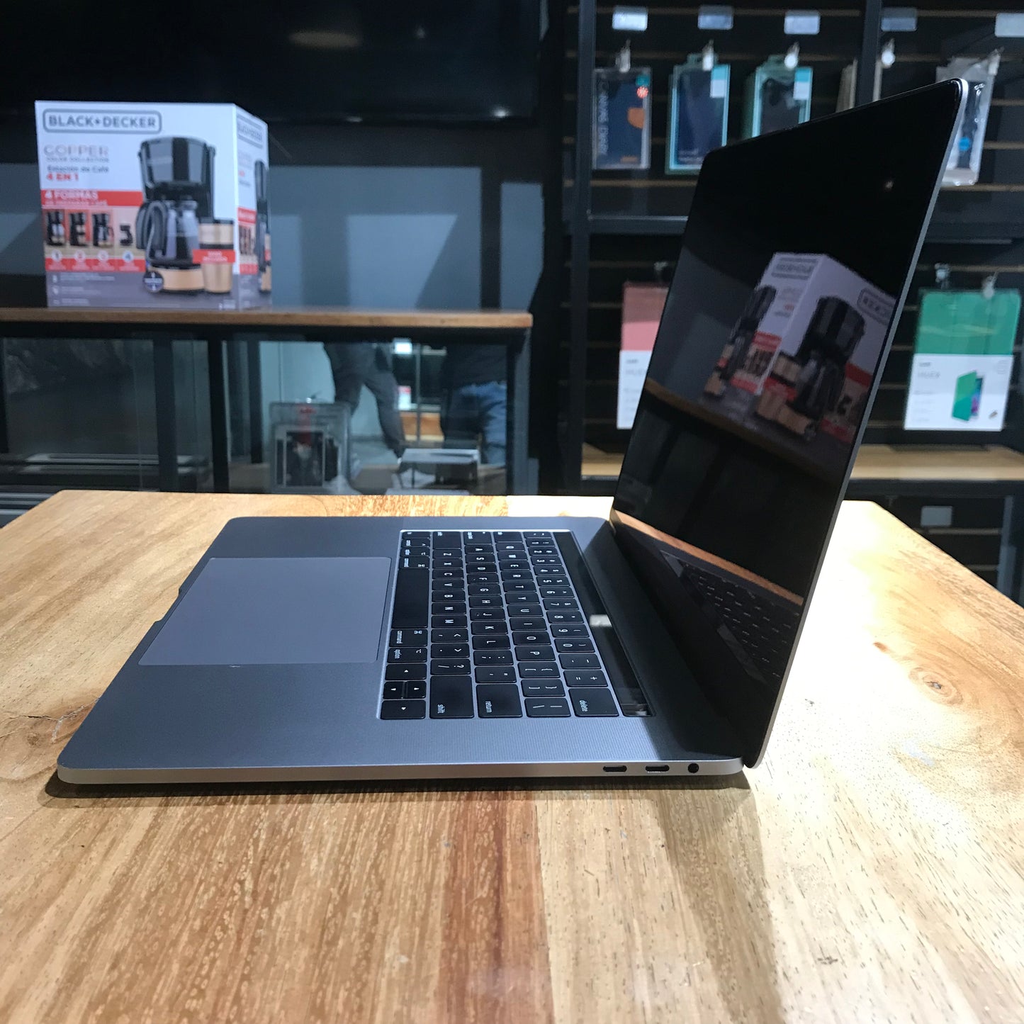 MacBook Pro 15" 2017 256GB (Producto Único)