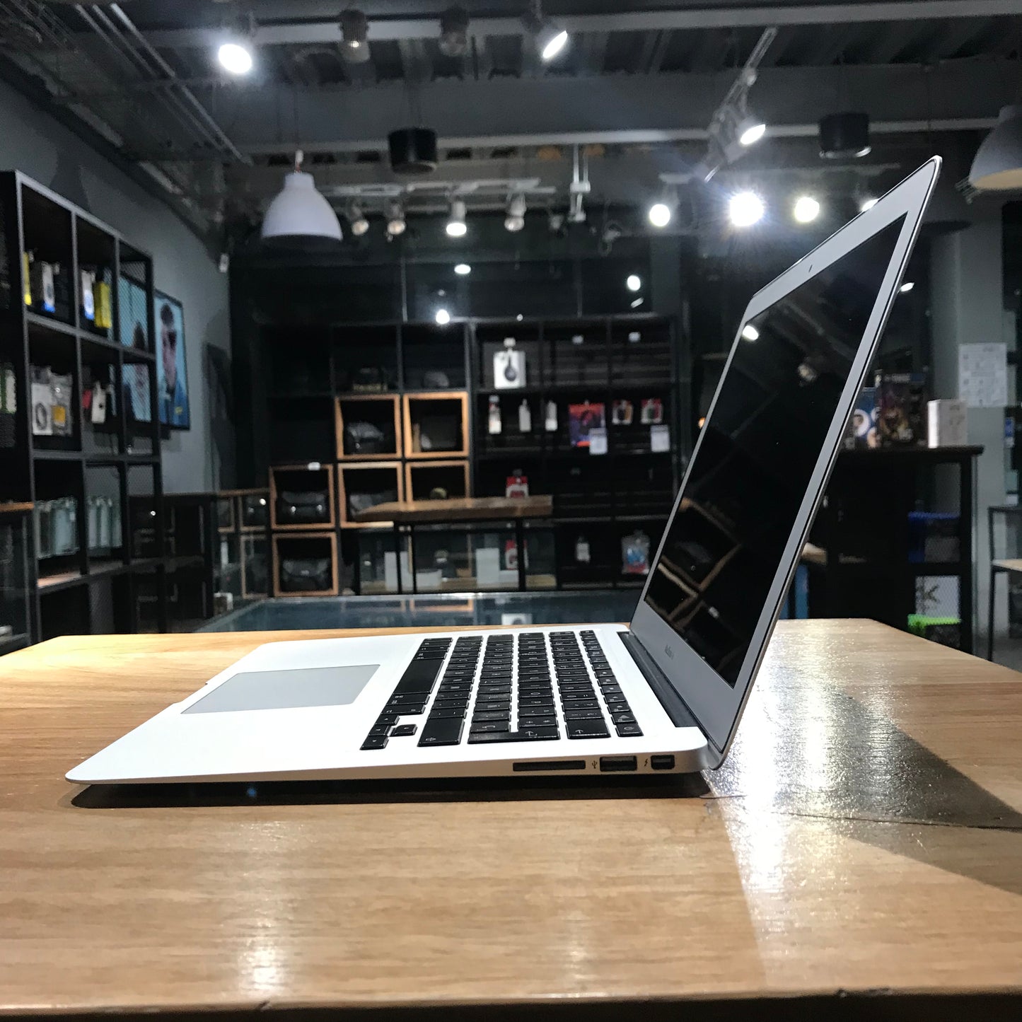 Macbook Air "13" 2017 (Producto Unico)