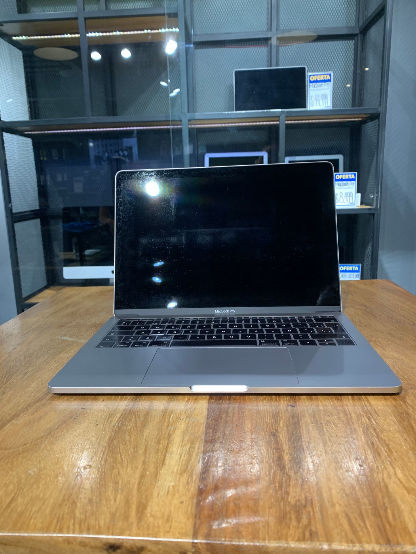 Macbook Pro 13" 2017 8RAM / 128GB SSD (Producto Único)