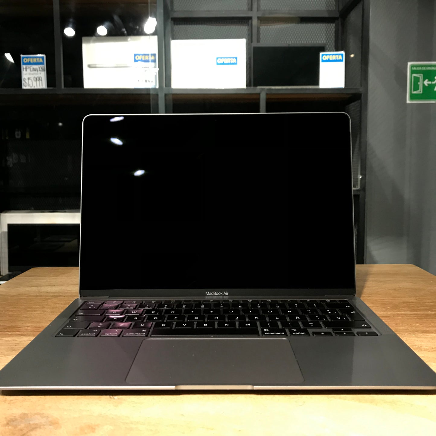 Macbook Air 13" 2020 (Producto Único)