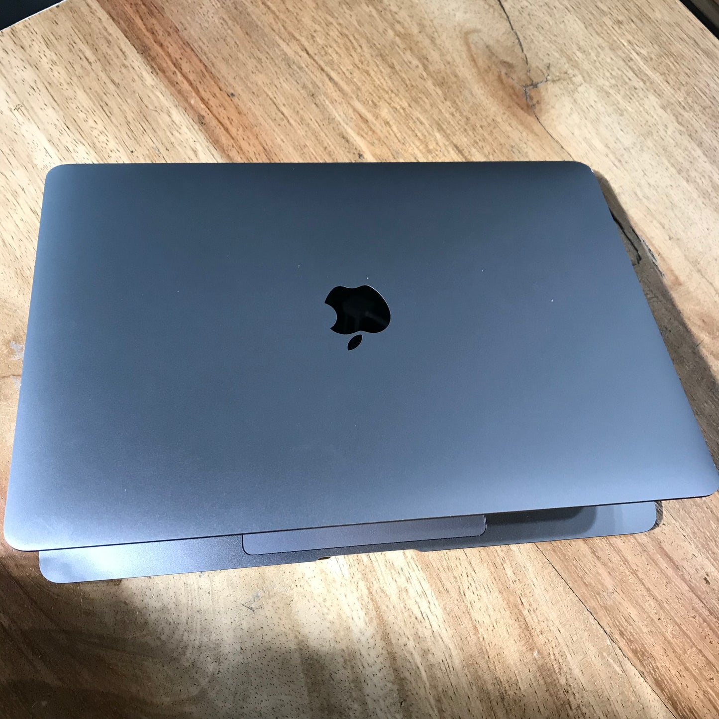 Macbook Air 13" 2020 (Producto Único)