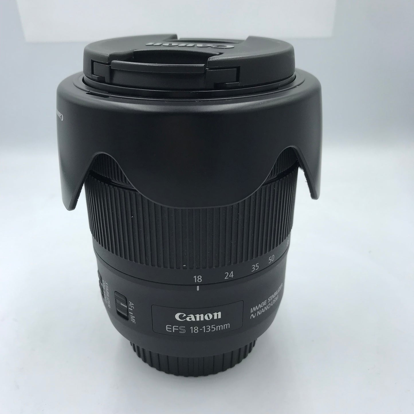 Lente Canon EF-S 18-135mm 1:3.5-5.6 IS USM (Producto Único)