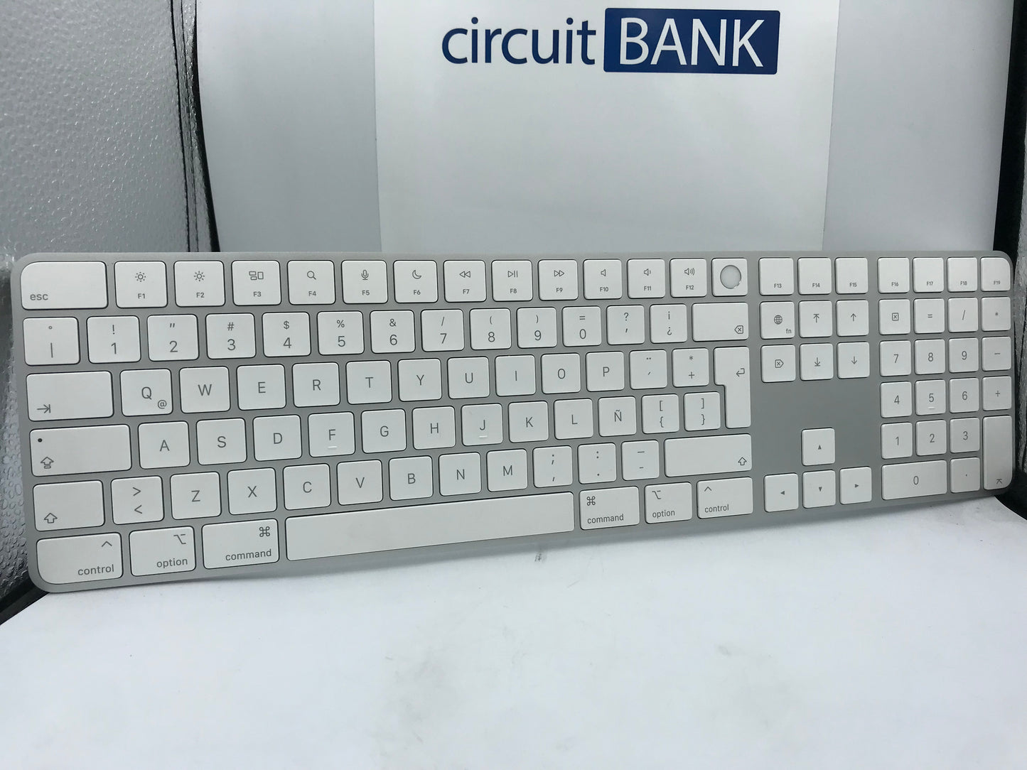 Magic Keyboard with Touch ID (Producto Único)