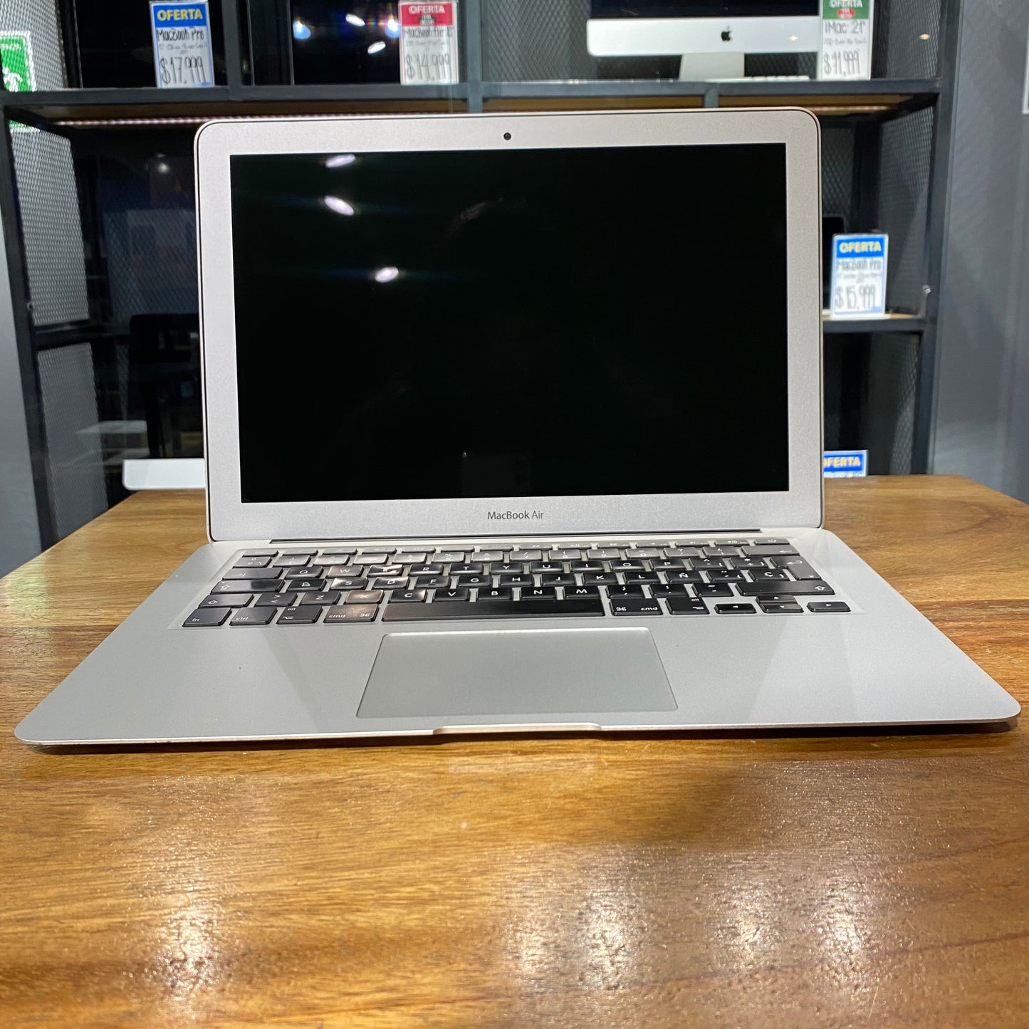 Macbook Air 13" 2017 (Producto Único)