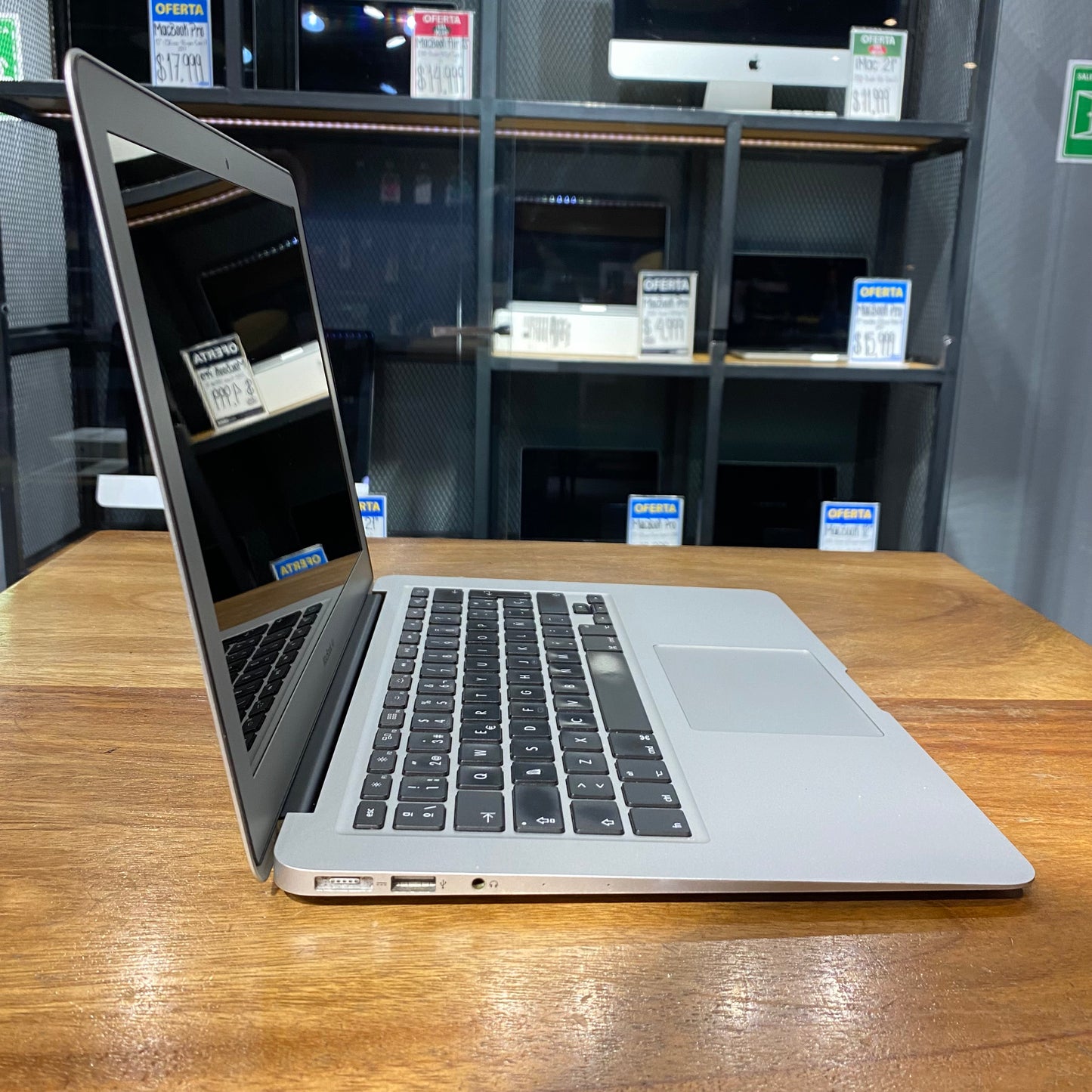 Macbook Air 13" 2017 (Producto Único)