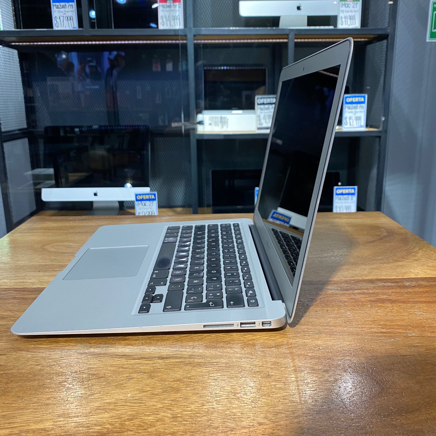 Macbook Air 13" 2017 (Producto Único)