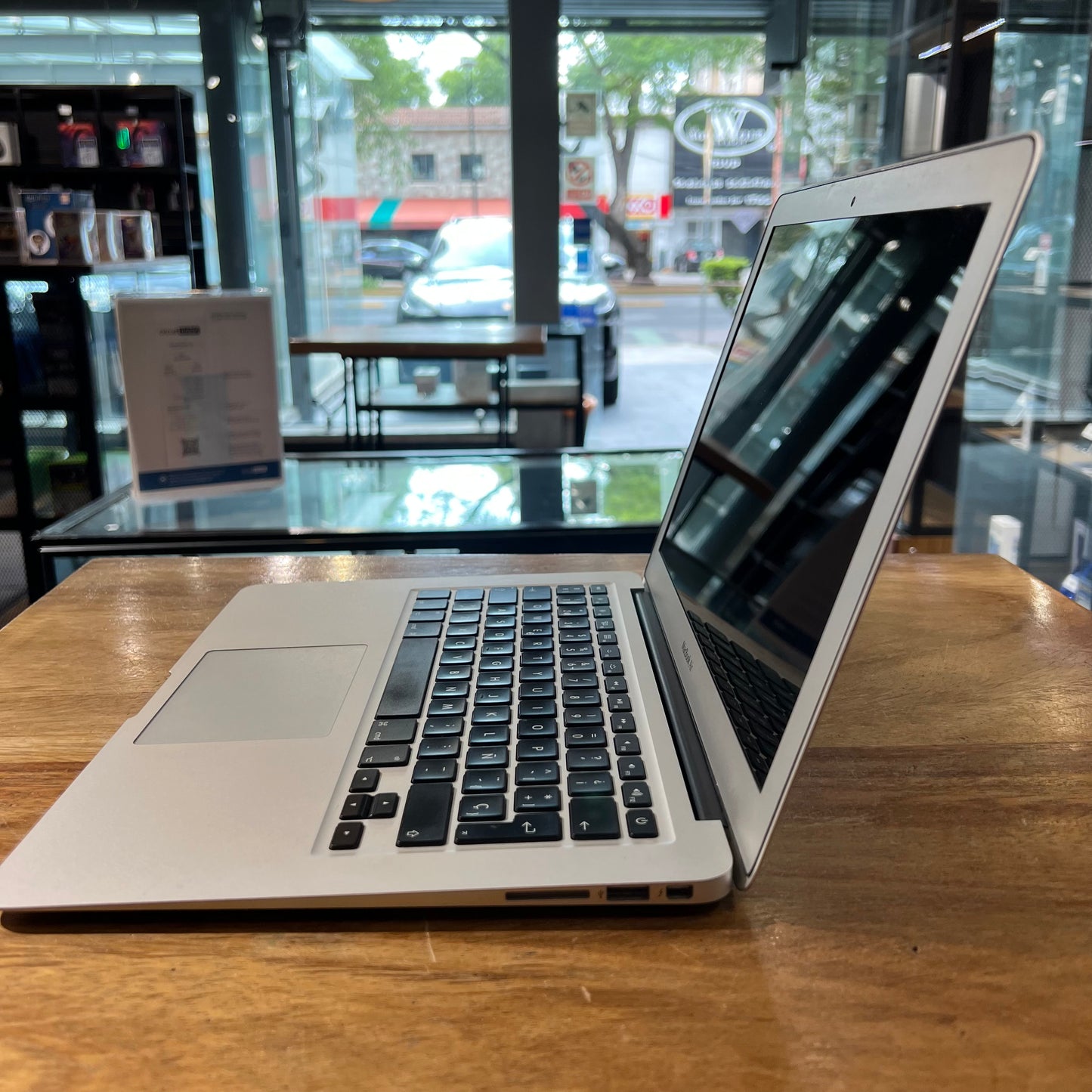 Macbook Air 13" 2015 (Producto Único)