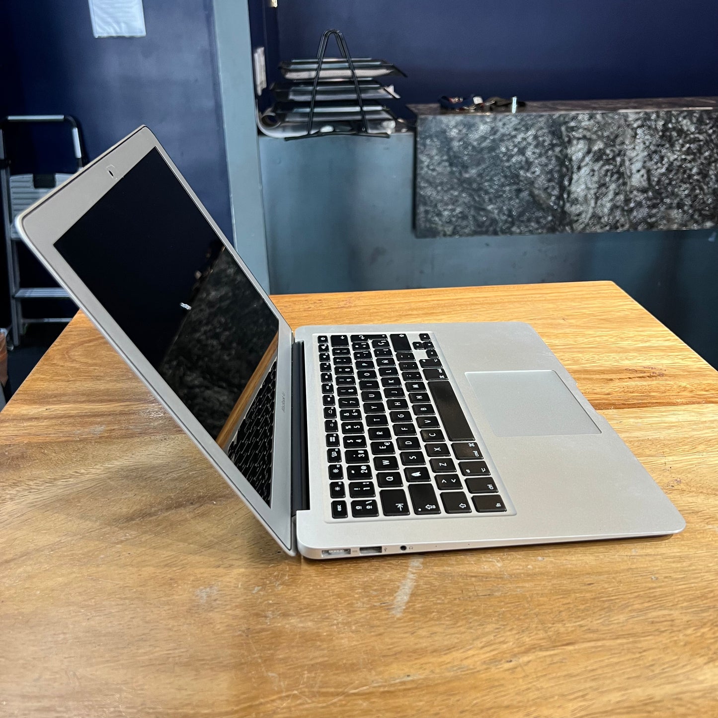 Macbook Air 13" 2015 (Producto Ùnico)