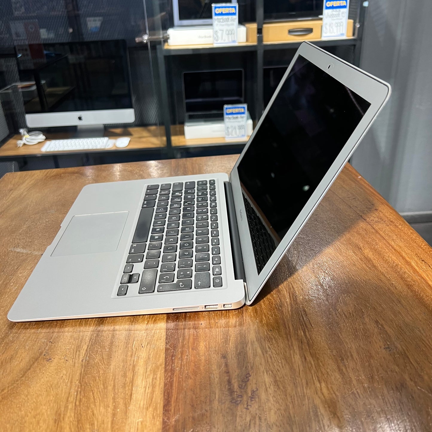 Macbook Air 13" 2015 (Producto Ùnico)