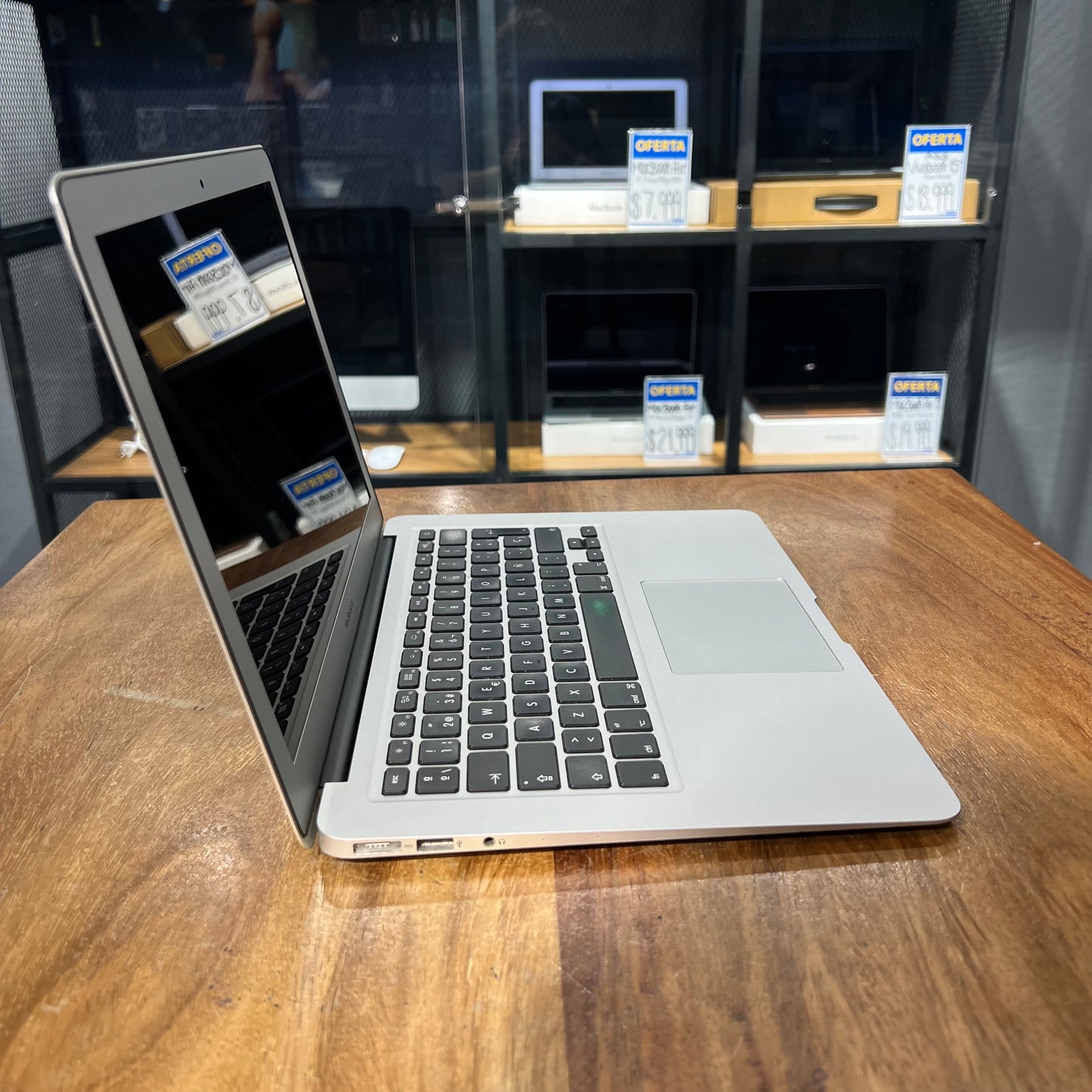 Macbook Air 13" 2017 (Producto ùnico)