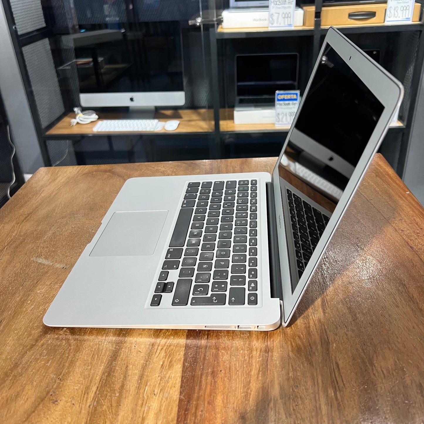 Macbook Air 13" 2017 (Producto ùnico)
