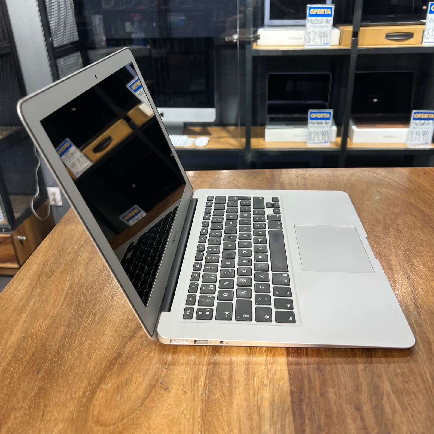 Macbook Air 13" 2017 (Producto ùnico)